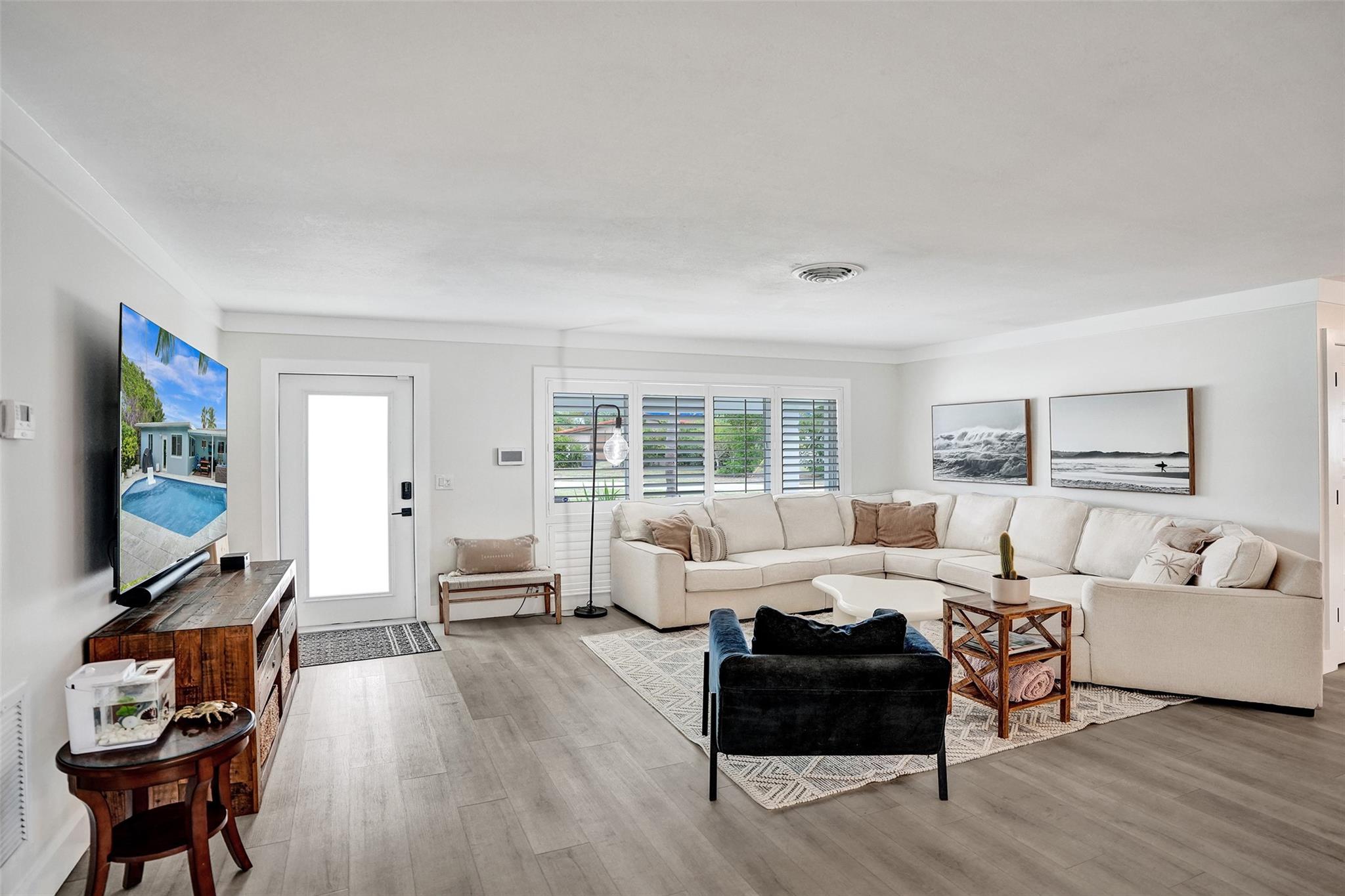 Coral Manor 5th Add 57-35 - Residential Lease