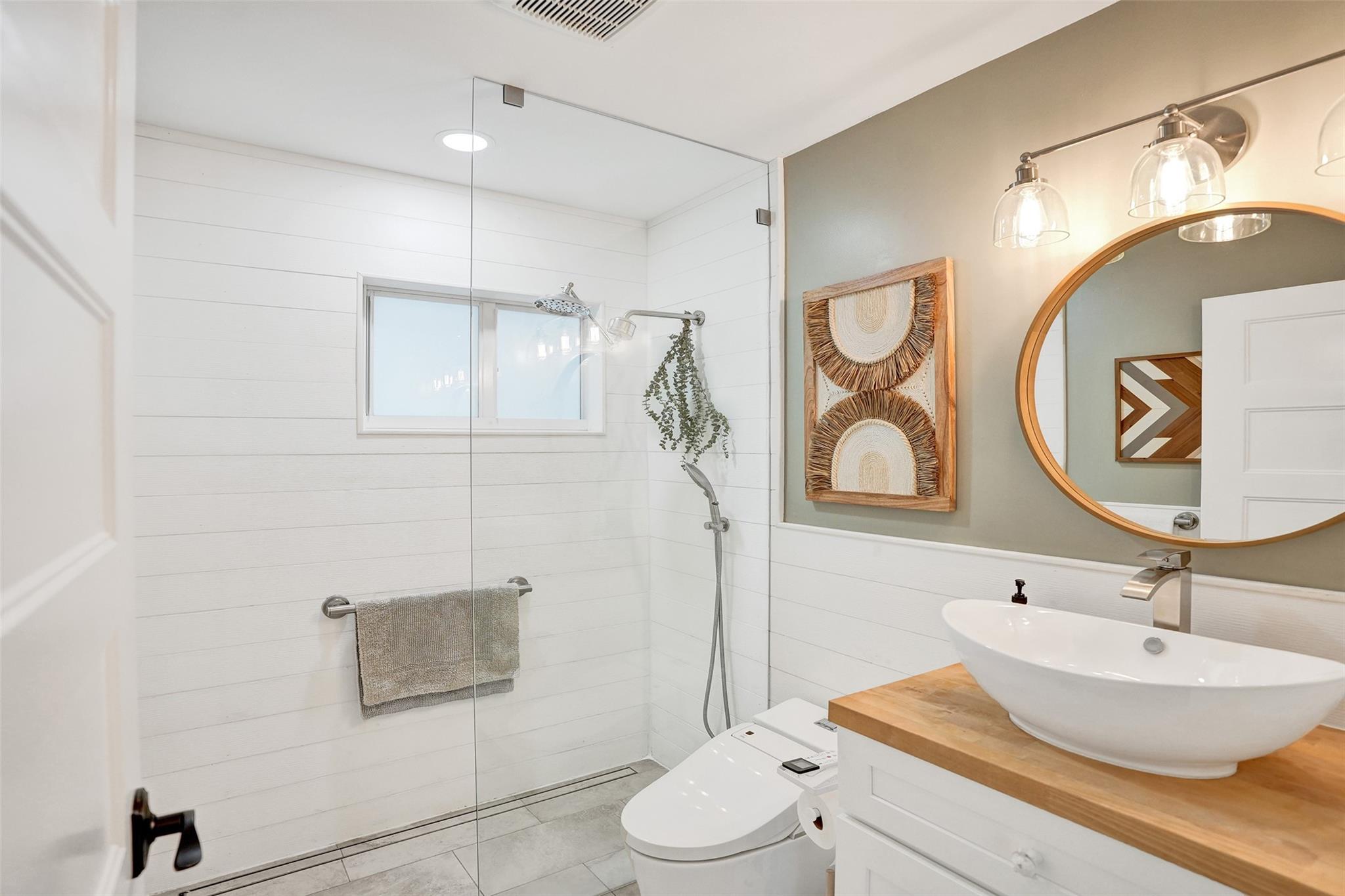 Coral Manor 5th Add 57-35 - Residential Lease
