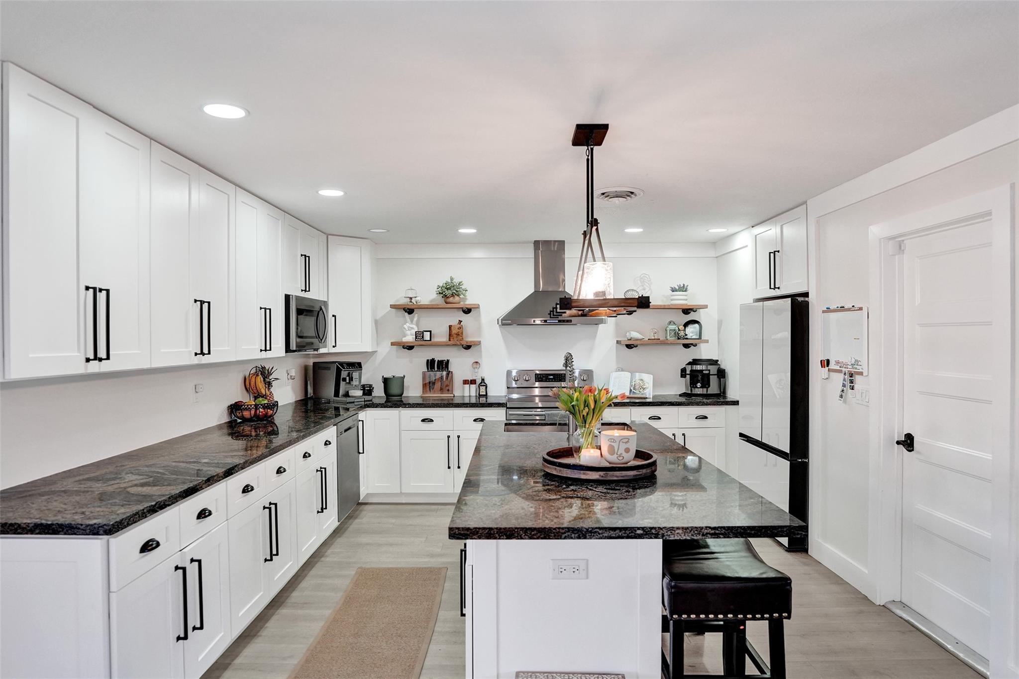 Coral Manor 5th Add 57-35 - Residential Lease