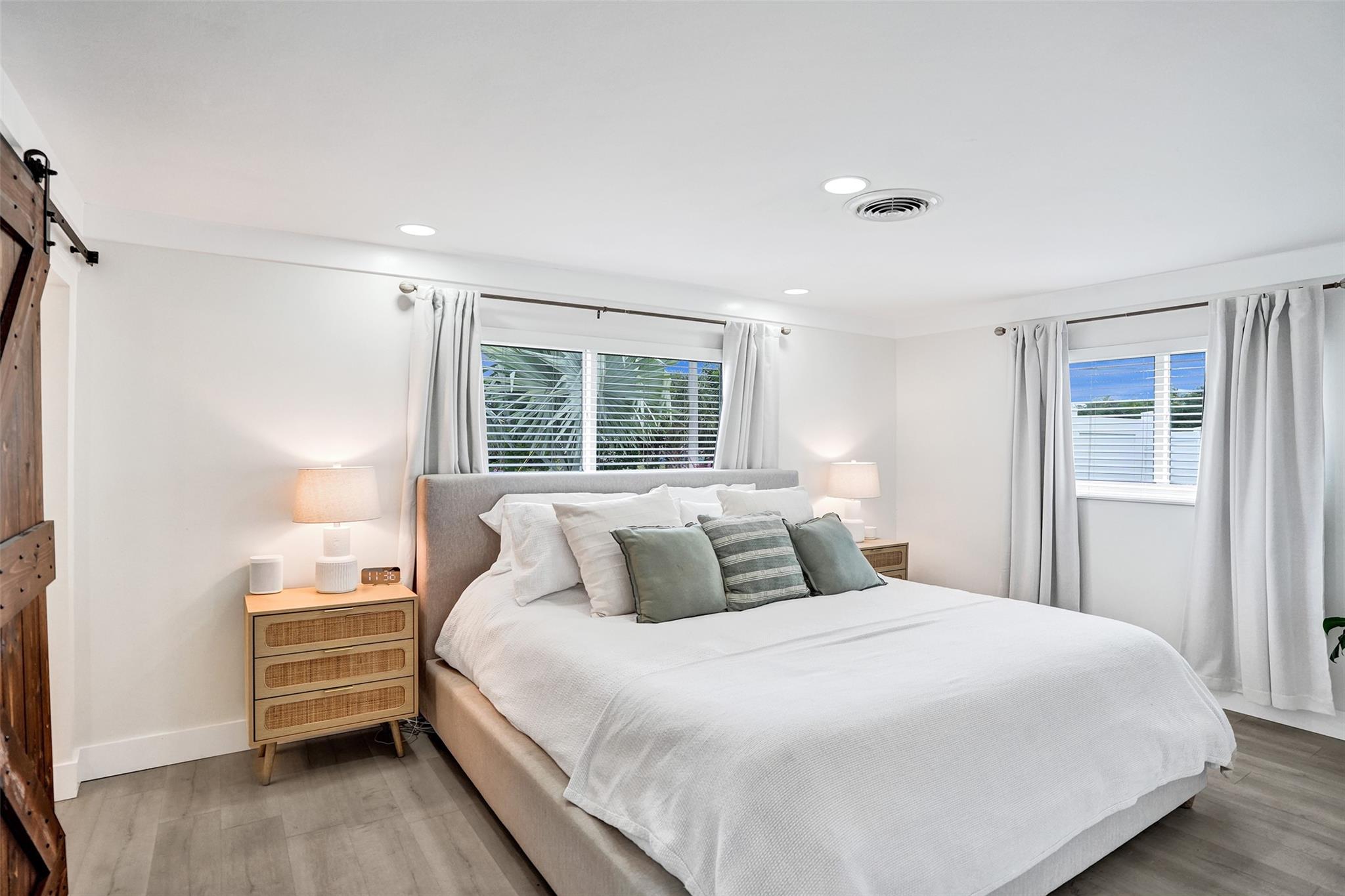 Coral Manor 5th Add 57-35 - Residential Lease