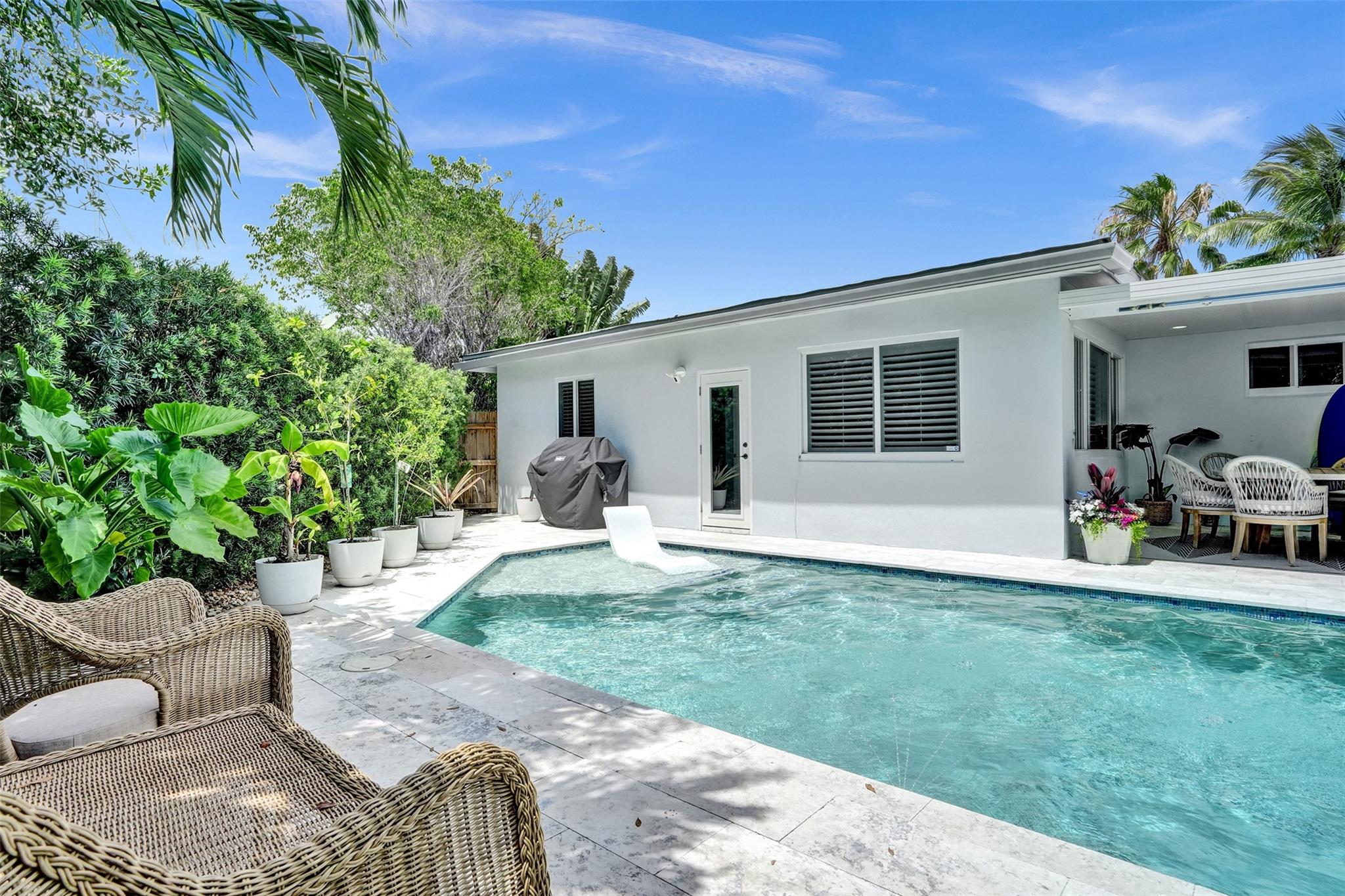 Coral Manor 5th Add 57-35 - Residential Lease