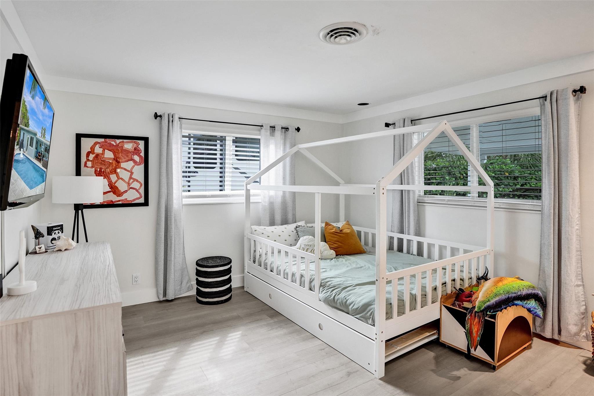 Coral Manor 5th Add 57-35 - Residential Lease