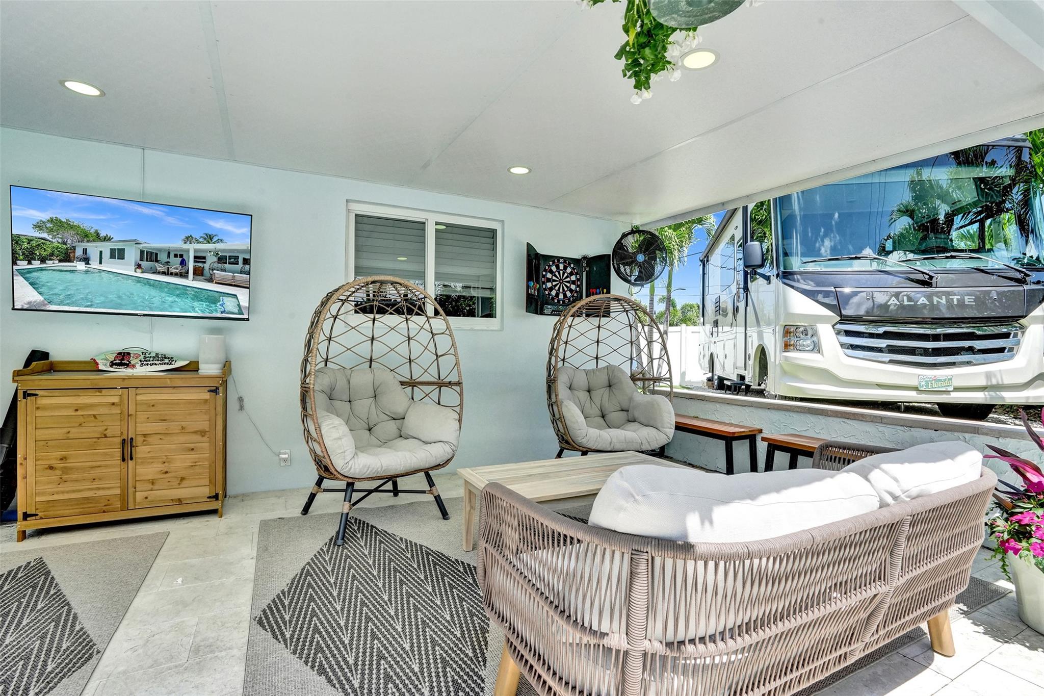 Coral Manor 5th Add 57-35 - Residential Lease
