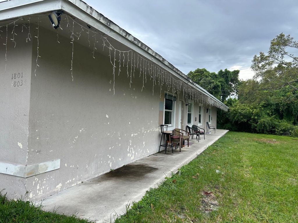 Photo of 18011803 44th Terrace, Fort Lauderdale, FL 33317 (MLS # F10464740)