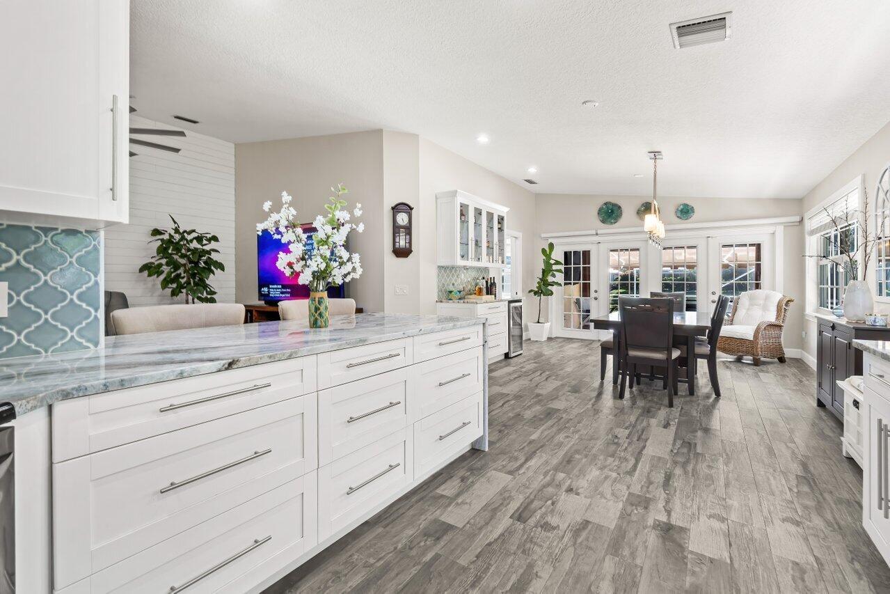 7186 Grassy Bay Drive