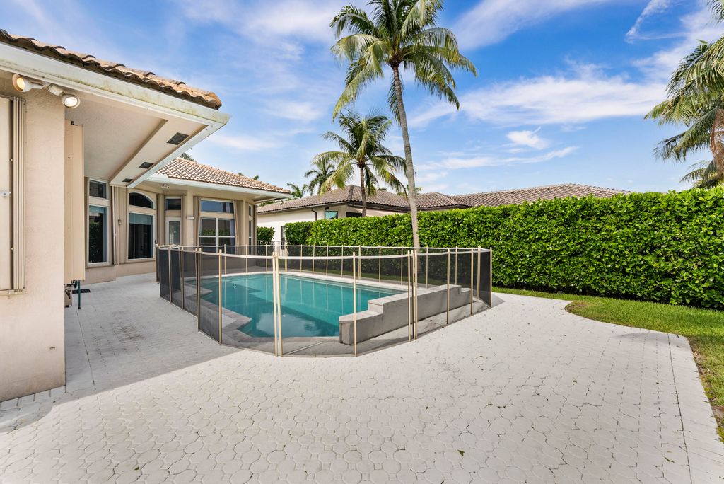 Photo of 9641 Parkview Avenue, Boca Raton, FL 33428 (MLS # B26034956)