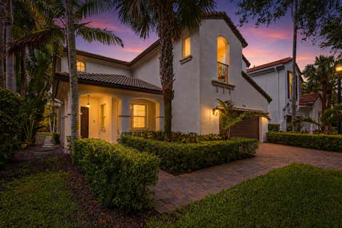 Photo of 946 Mill Creek Drive, Palm Beach Gardens, FL 33410 (MLS # B26032145)