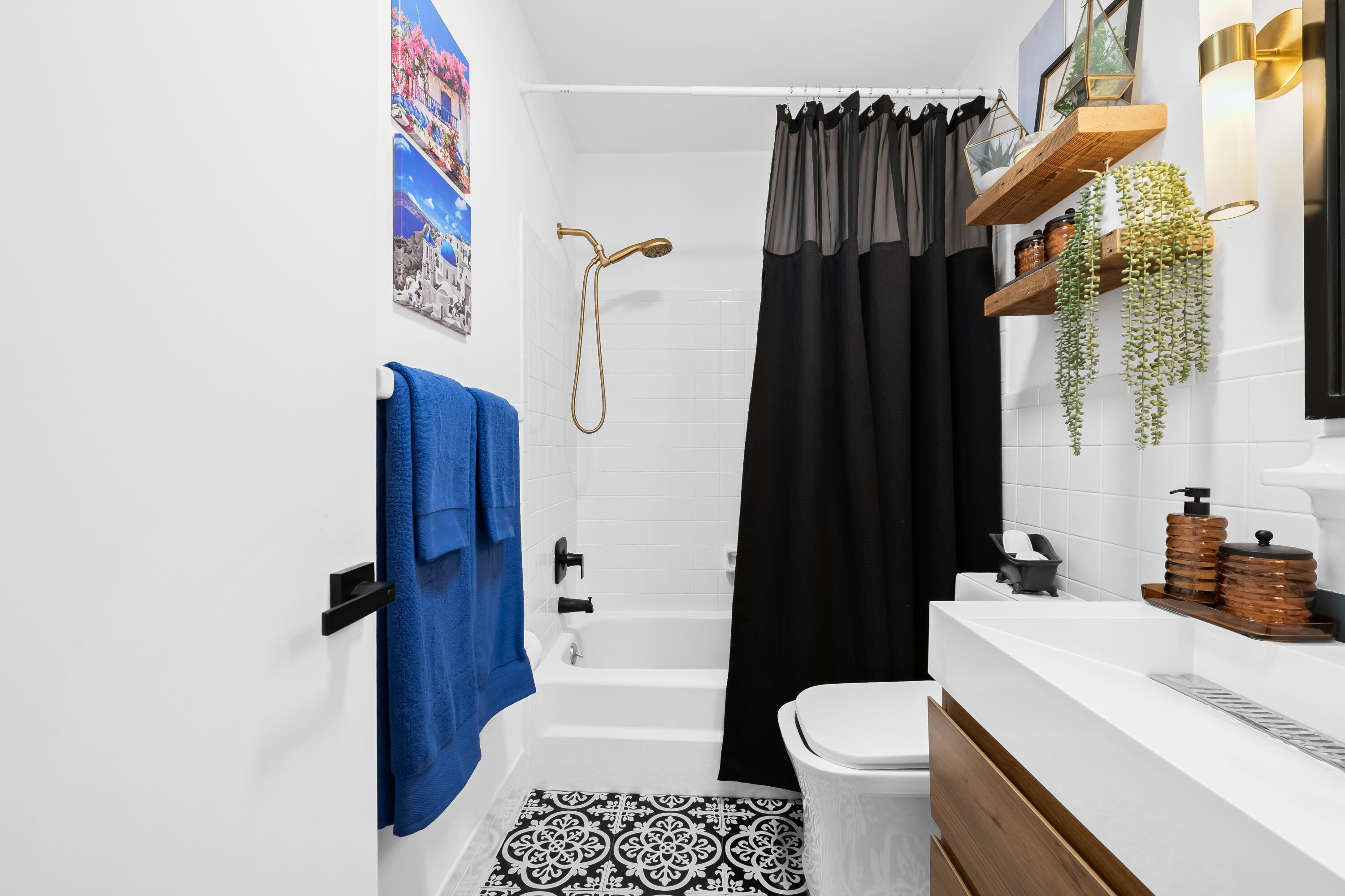 HOVIANNA APTS CONDO - Residential