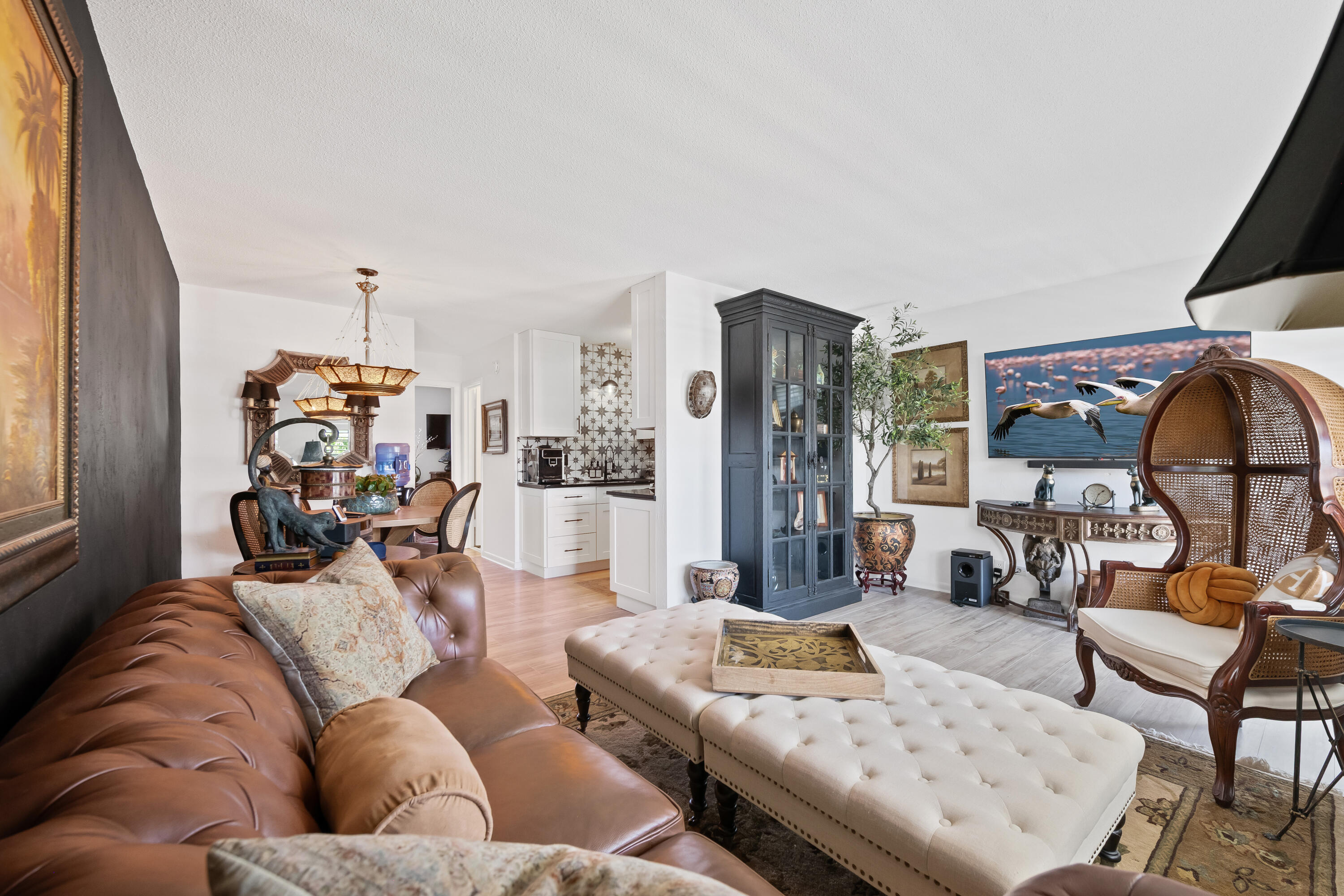 HOVIANNA APTS CONDO - Residential