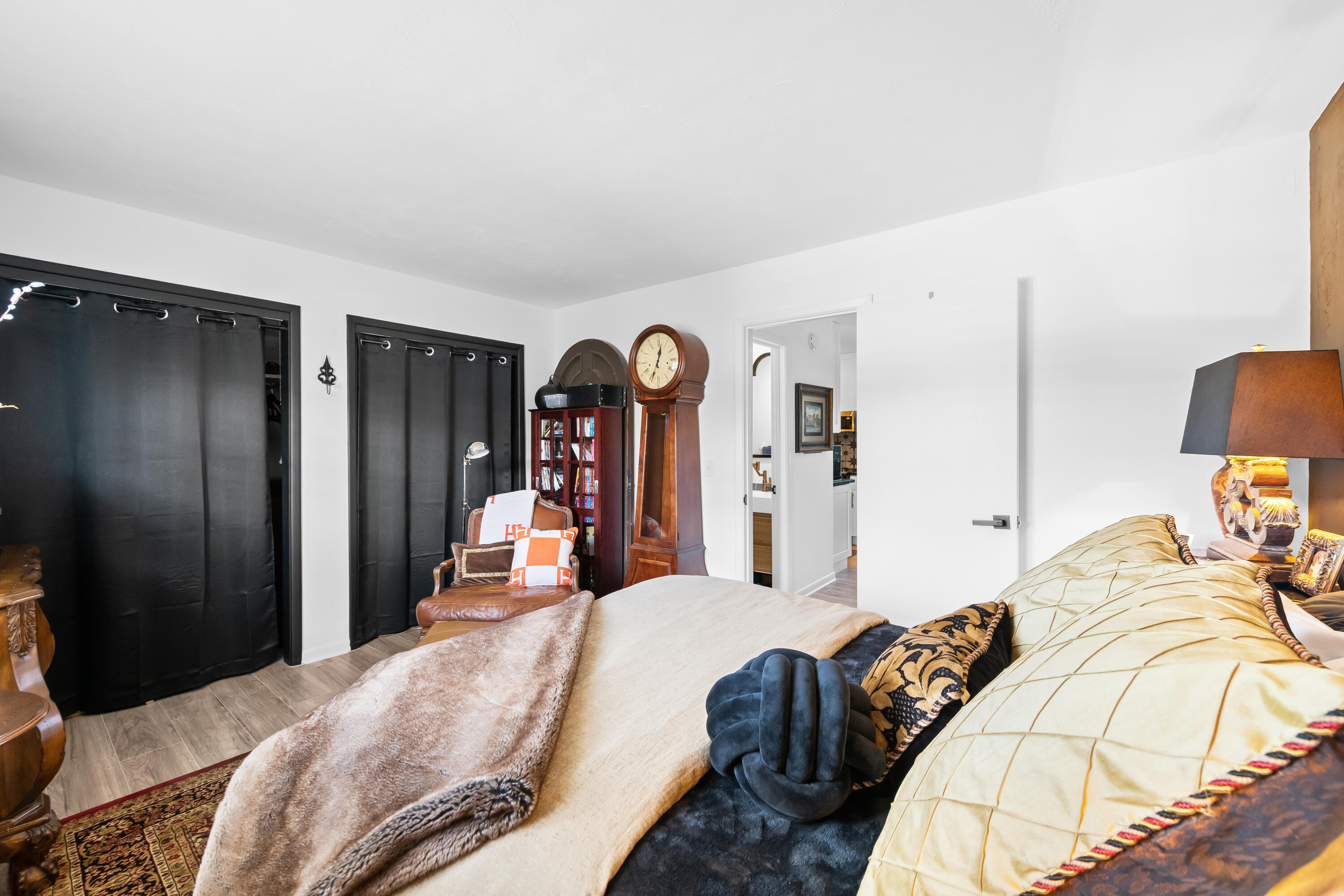 HOVIANNA APTS CONDO - Residential