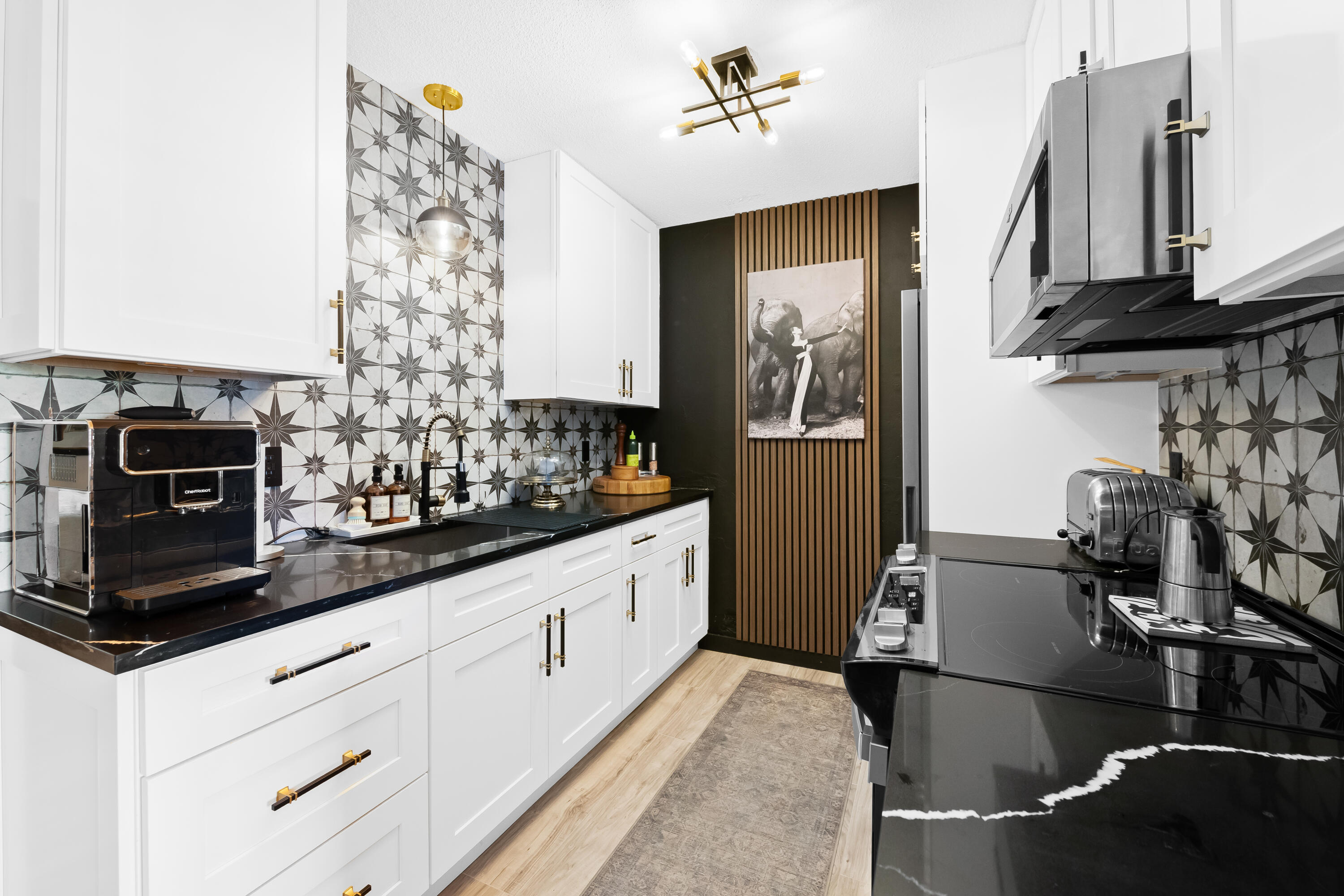 View photos, virtual tours, details... 401 N J Street 11