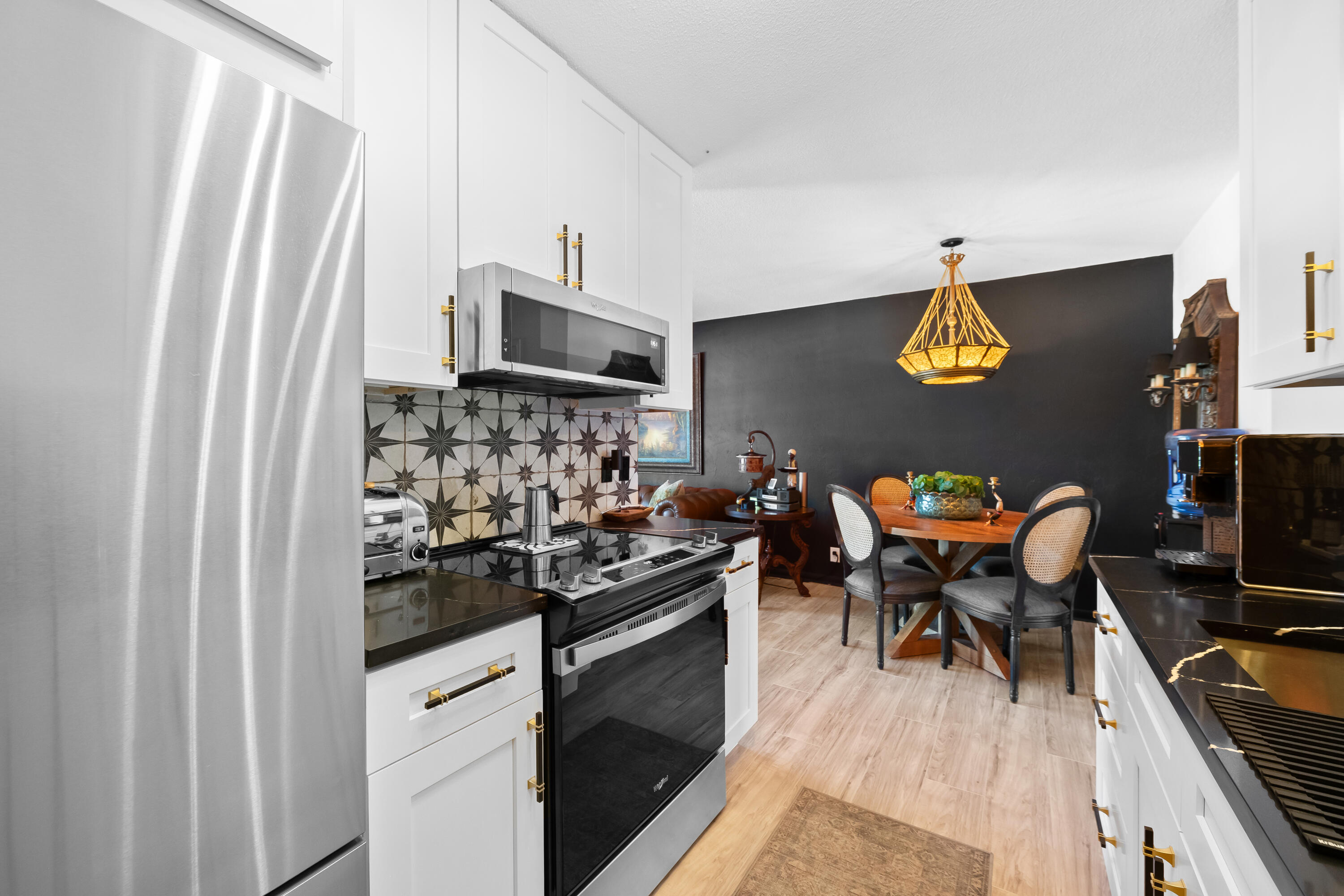 View photos, virtual tours, details... 401 N J Street 11
