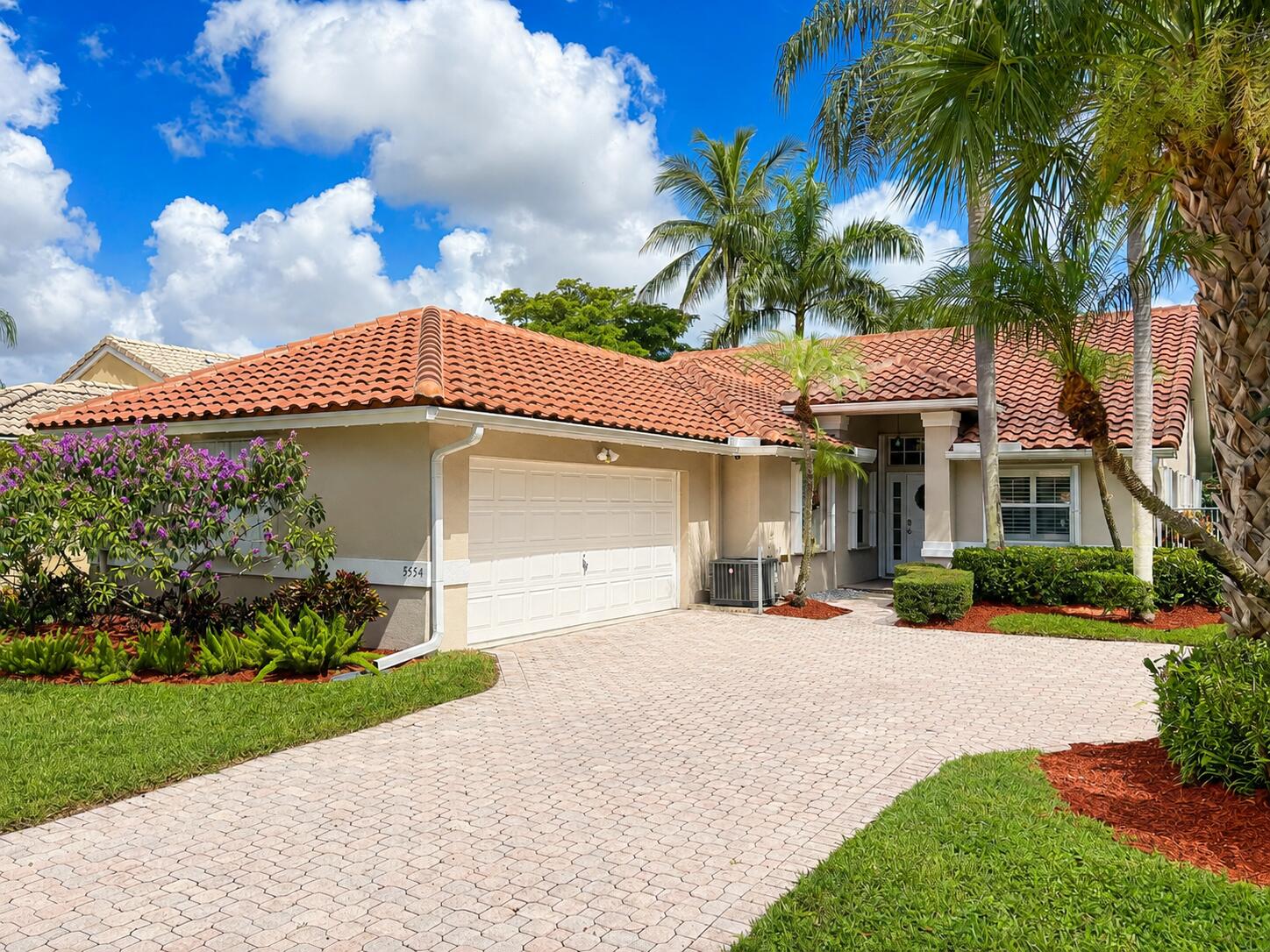 5554 GRANDE PALM Circle