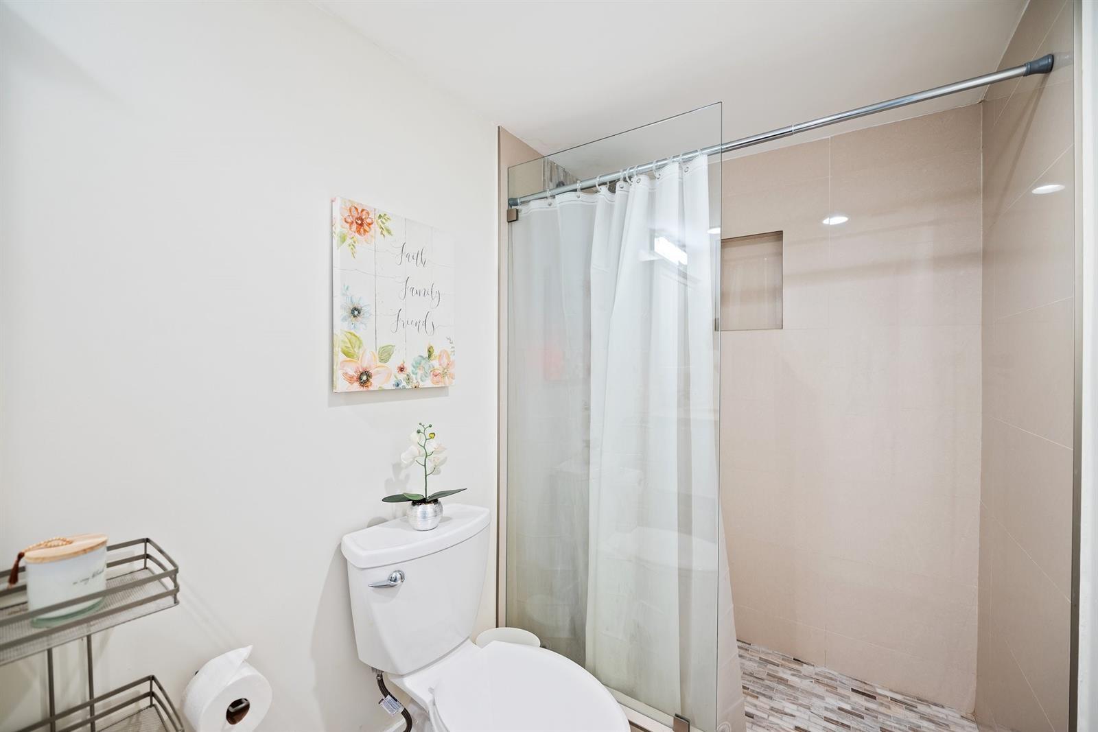 OCEANVIEW BUILDING B CONDO - Residential Lease