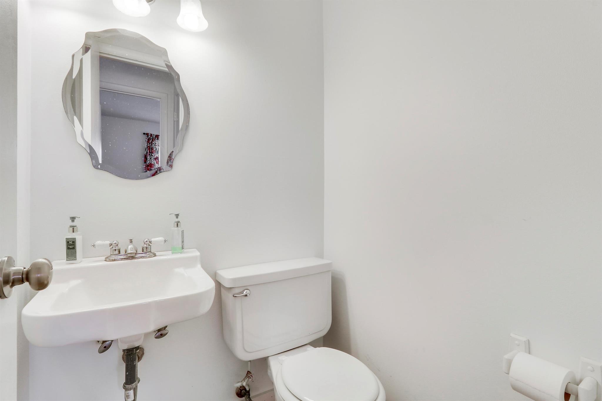 CEDAR POINTE CONDO - Residential Lease