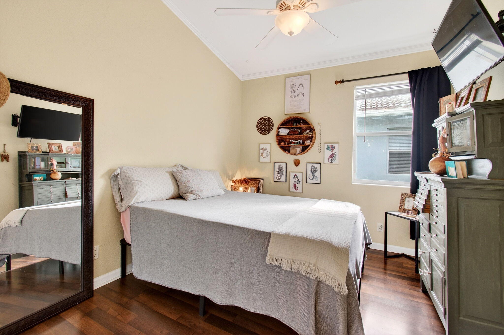 THOUSAND OAKS - Residential