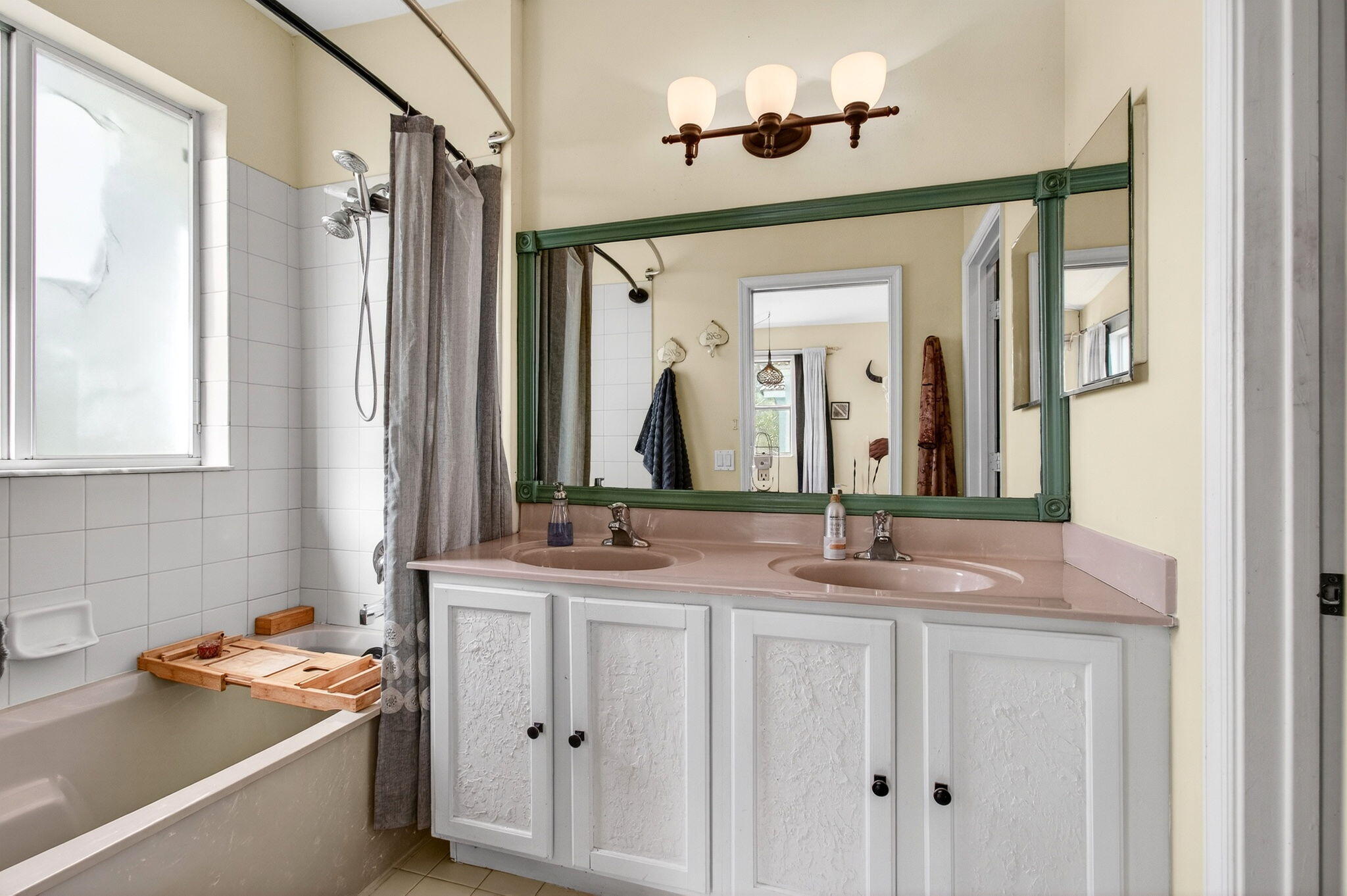 THOUSAND OAKS - Residential