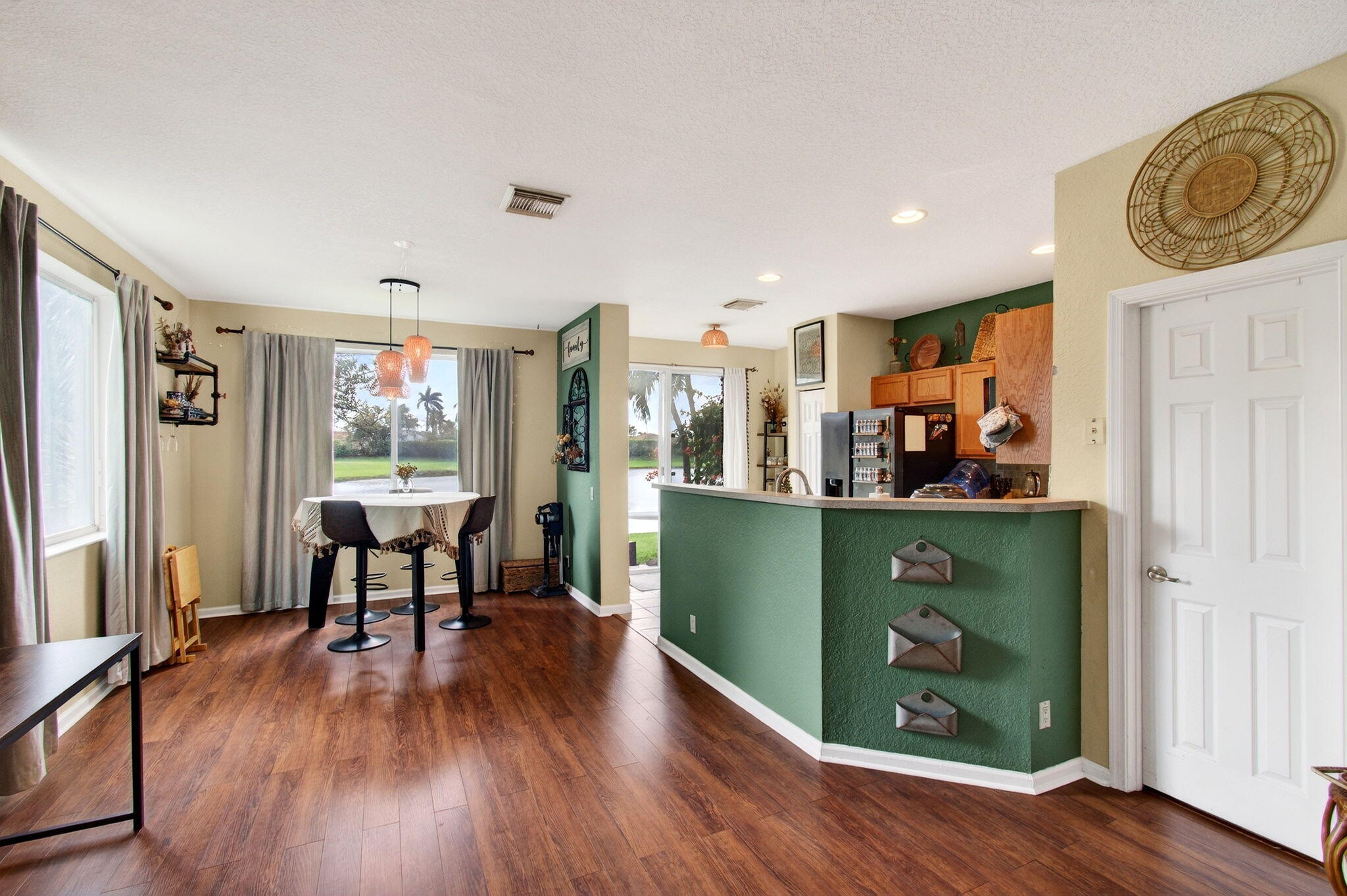 THOUSAND OAKS - Residential