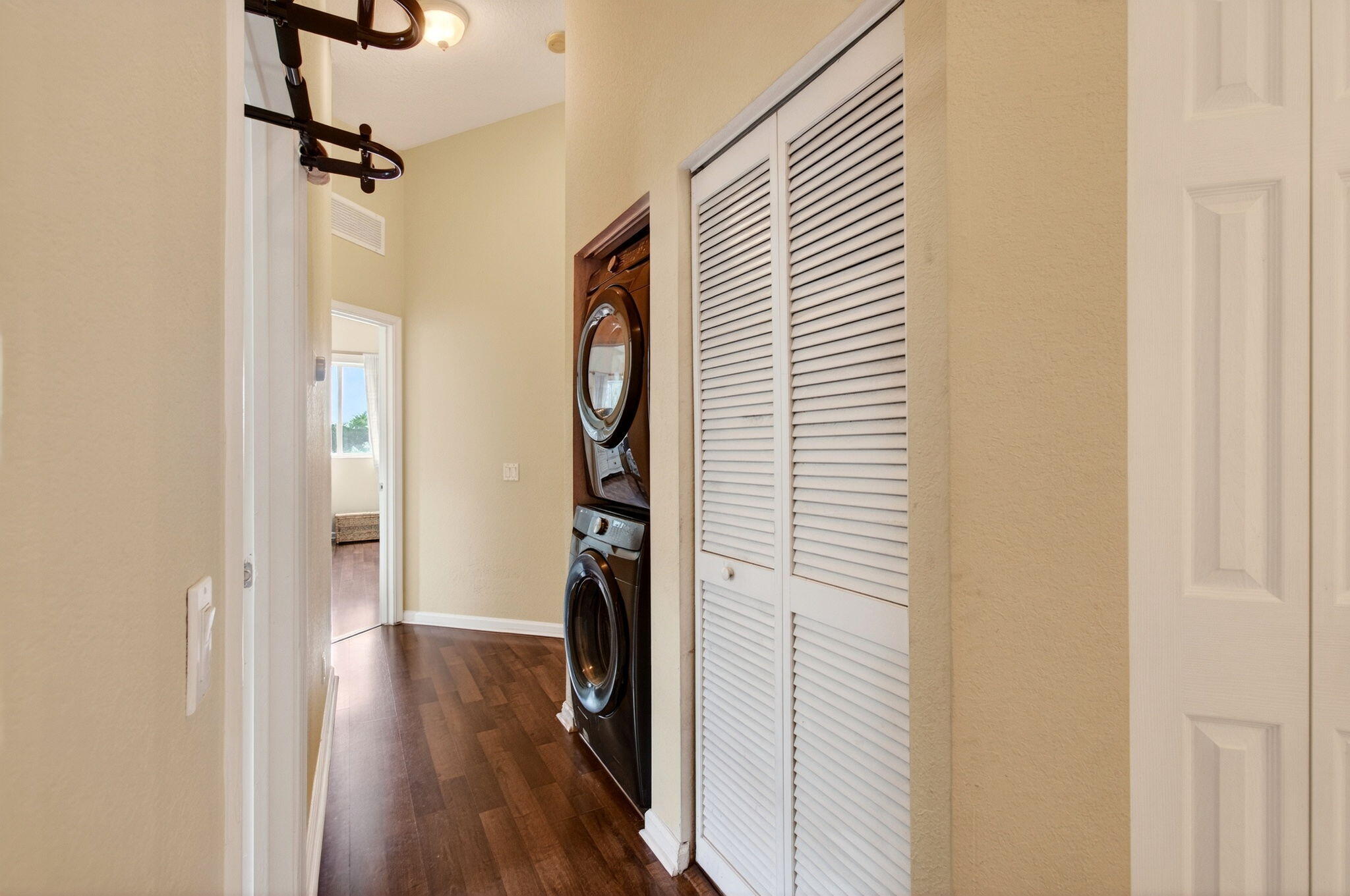 THOUSAND OAKS - Residential