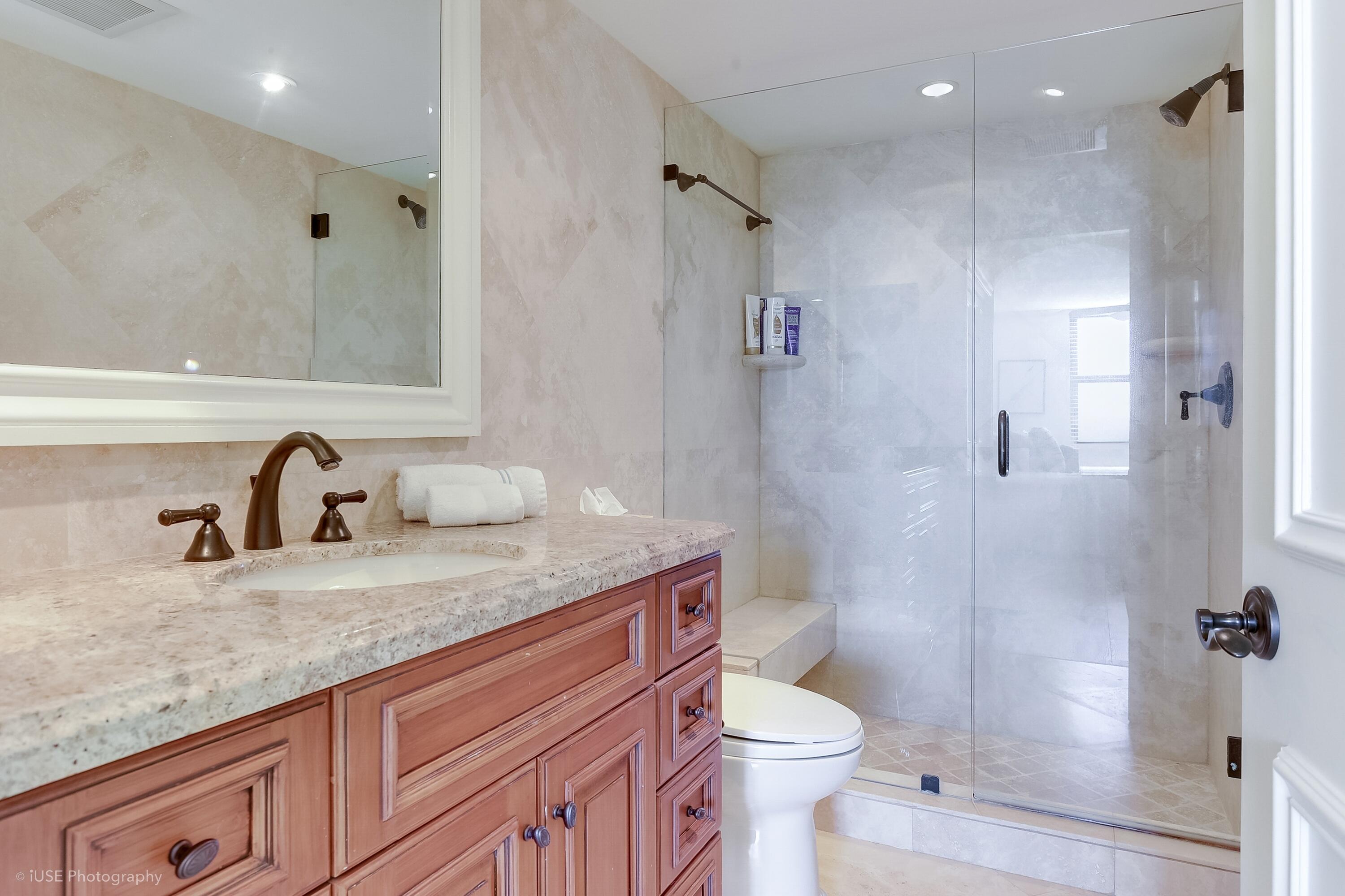 TOWER CONDO AT CITYPLACE - Residential