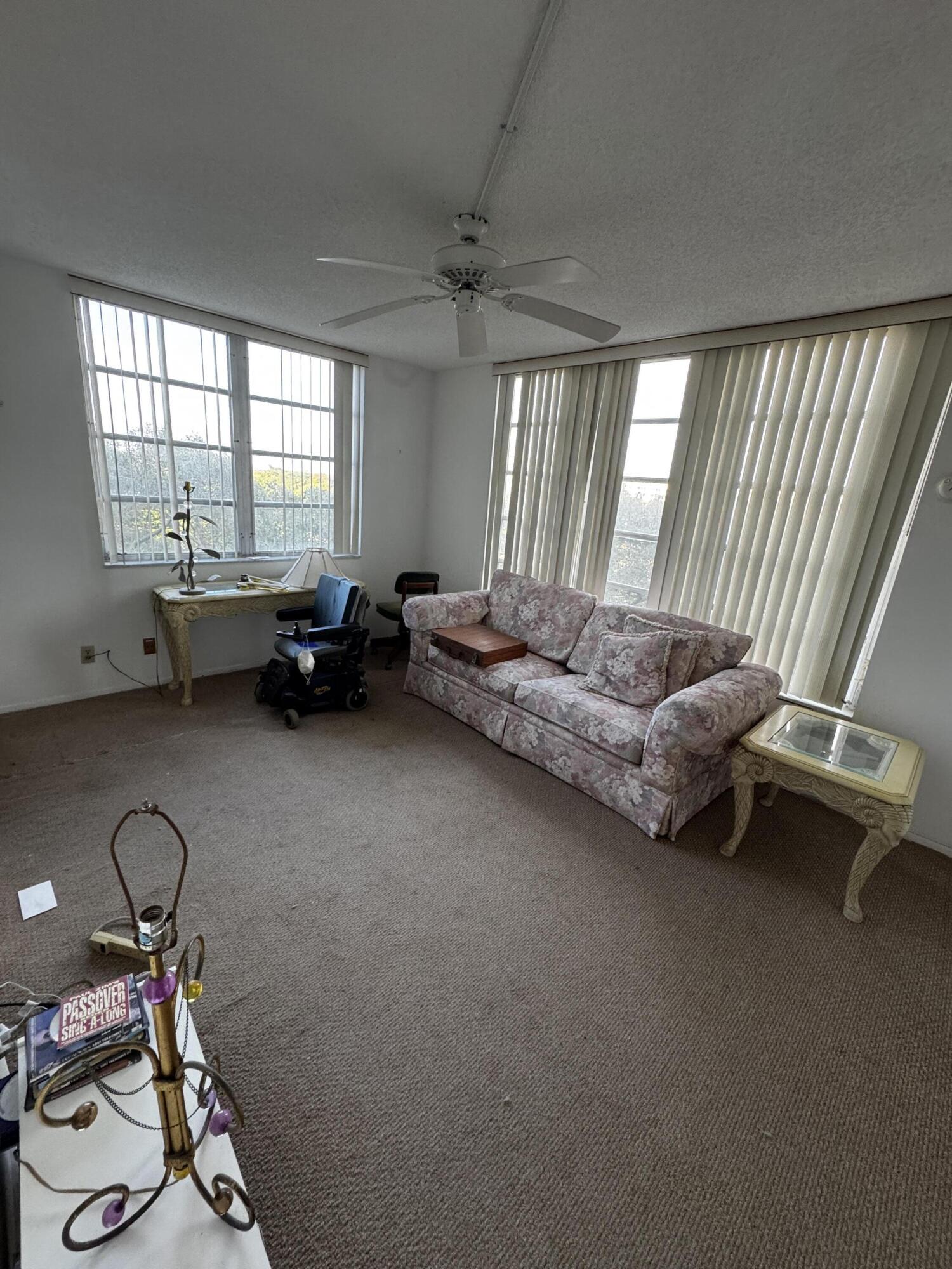 NO 39 PALM-AIRE COUNTRY CLUB - Residential