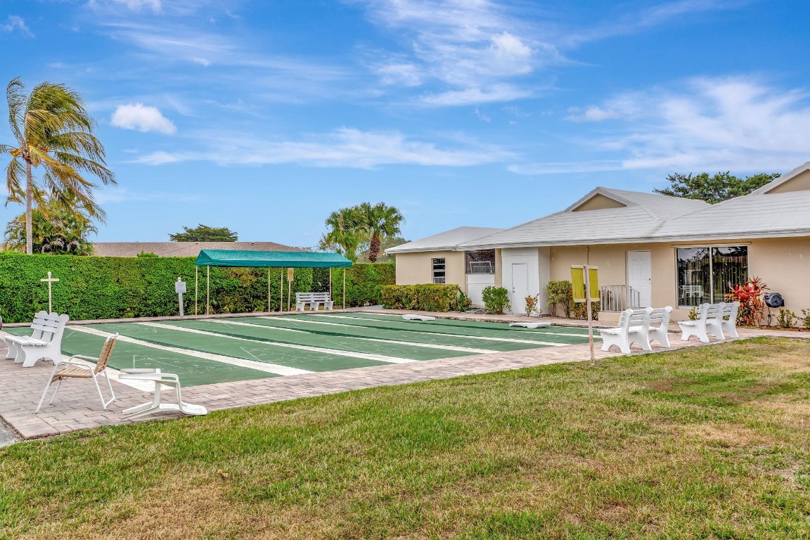 BOCA LAKES - Residential