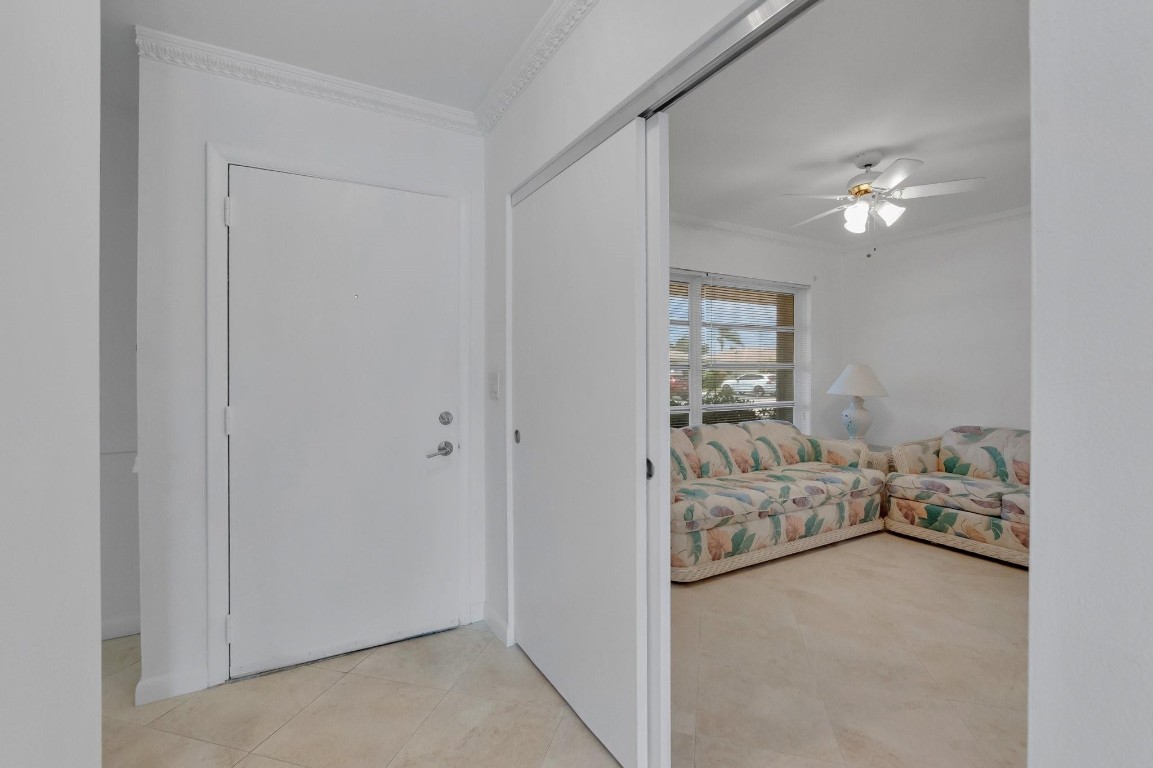 BOCA LAKES - Residential