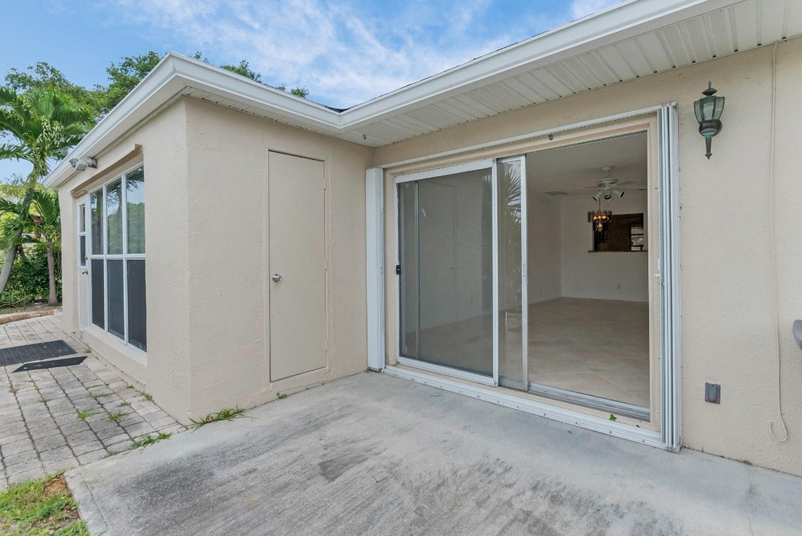 BOCA LAKES - Residential