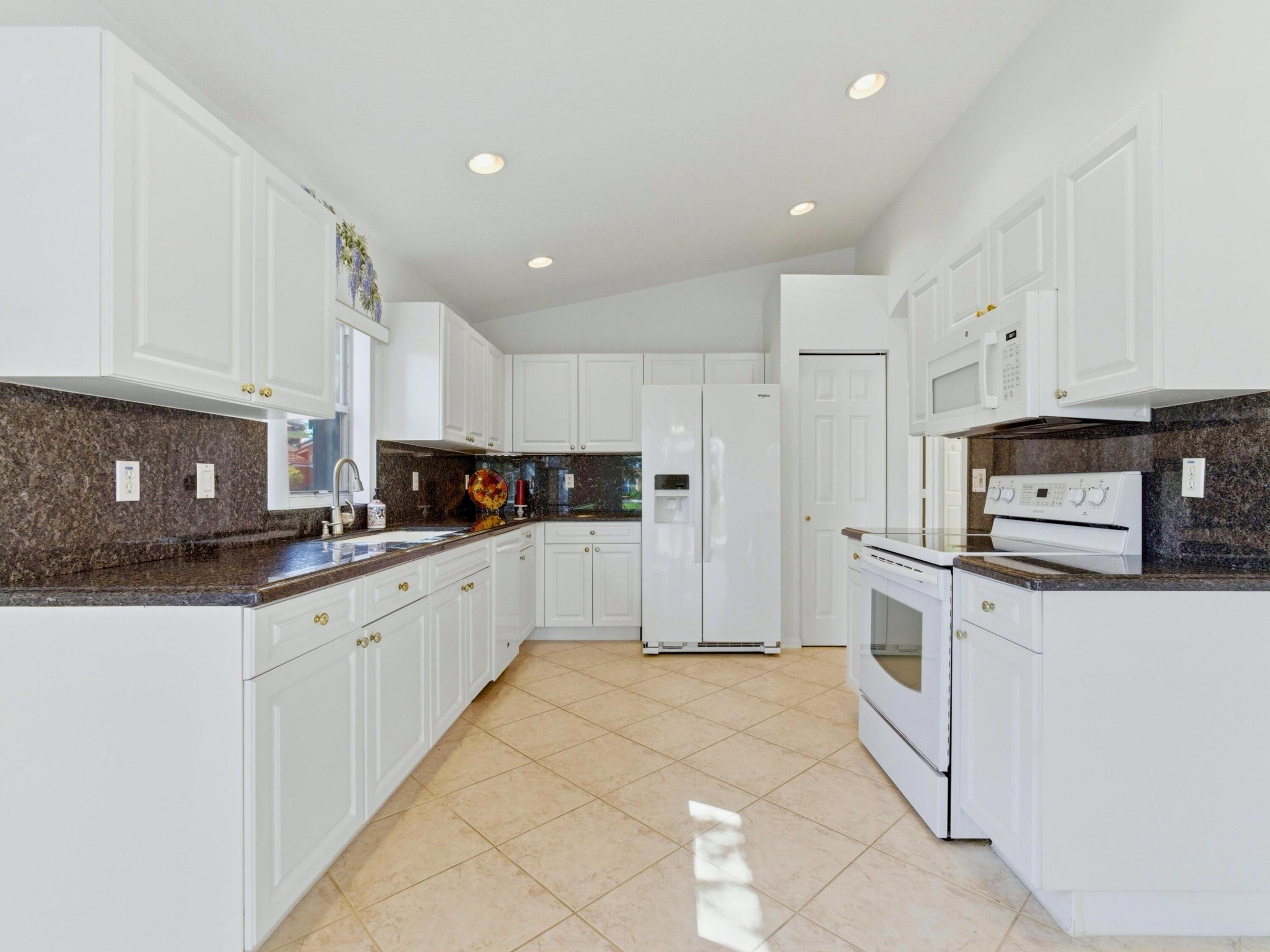 TUSCANY PAR A/B - Residential