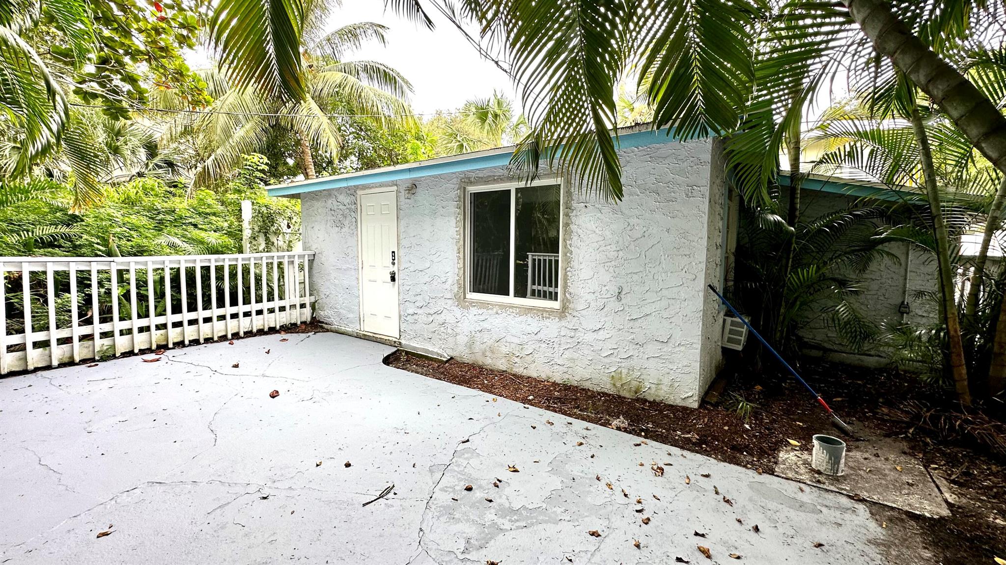 LAKE WORTH TOWN OF - Residential Lease