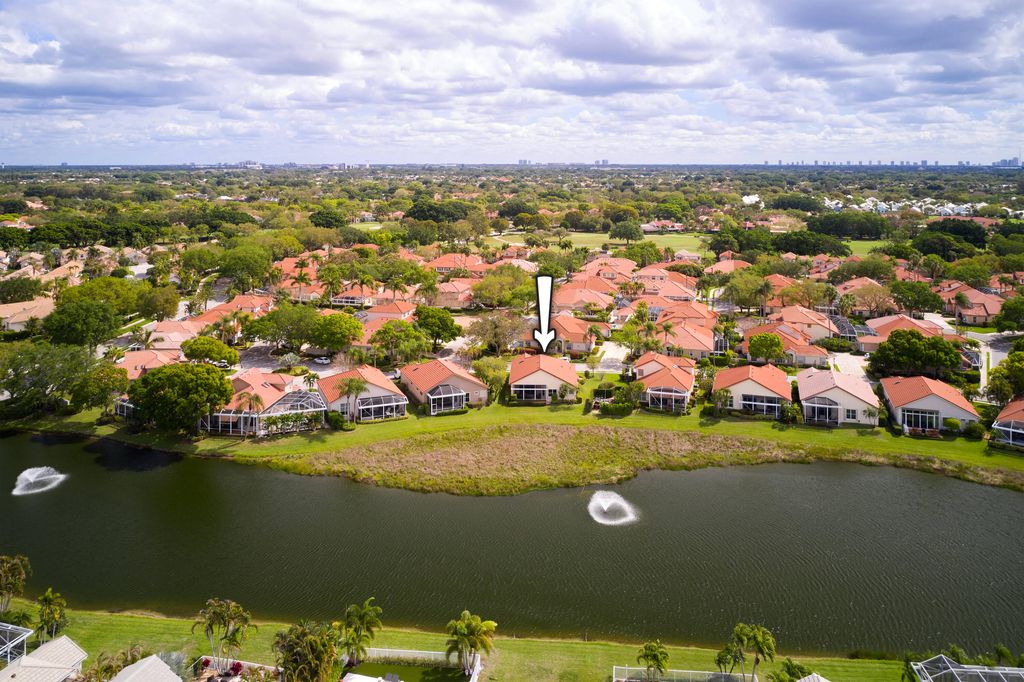 Photo of 51 Monterey Pointe Drive, Palm Beach Gardens, FL 33418 (MLS # B26006331)