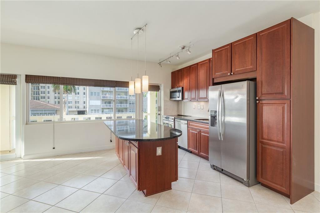 WATERSIDE ON THE INTRACOA - Residential Lease