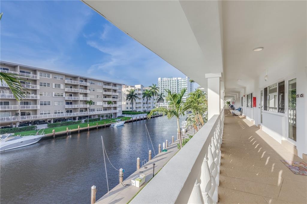 WATERSIDE ON THE INTRACOA - Residential Lease