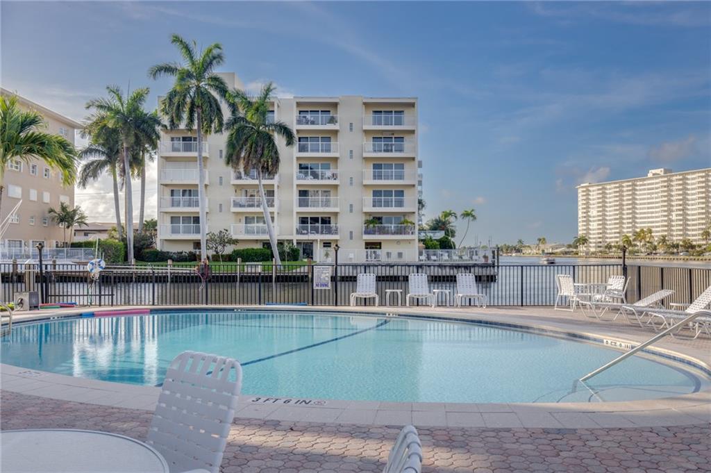 WATERSIDE ON THE INTRACOA - Residential Lease