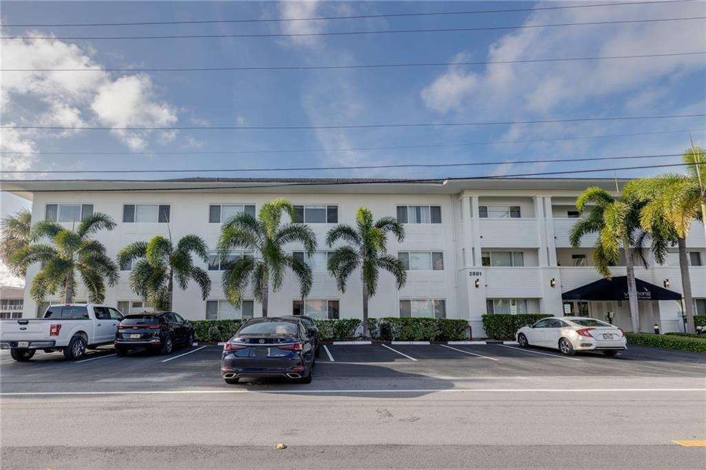 WATERSIDE ON THE INTRACOA - Residential Lease