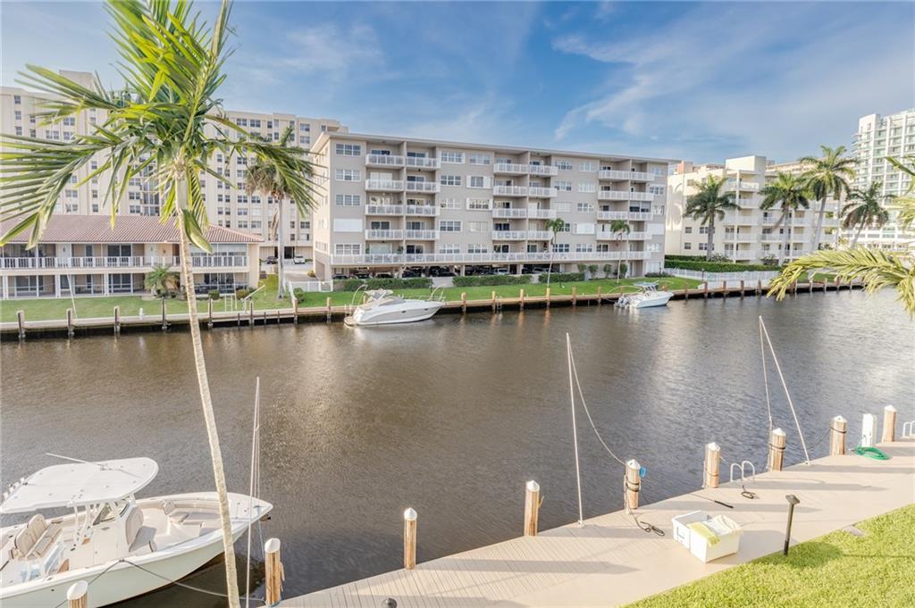 WATERSIDE ON THE INTRACOA - Residential Lease