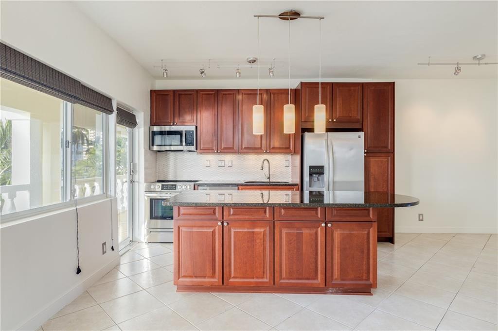 WATERSIDE ON THE INTRACOA - Residential Lease