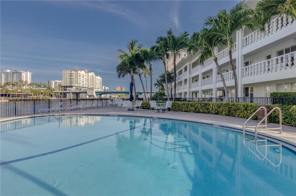 WATERSIDE ON THE INTRACOA - Residential Lease