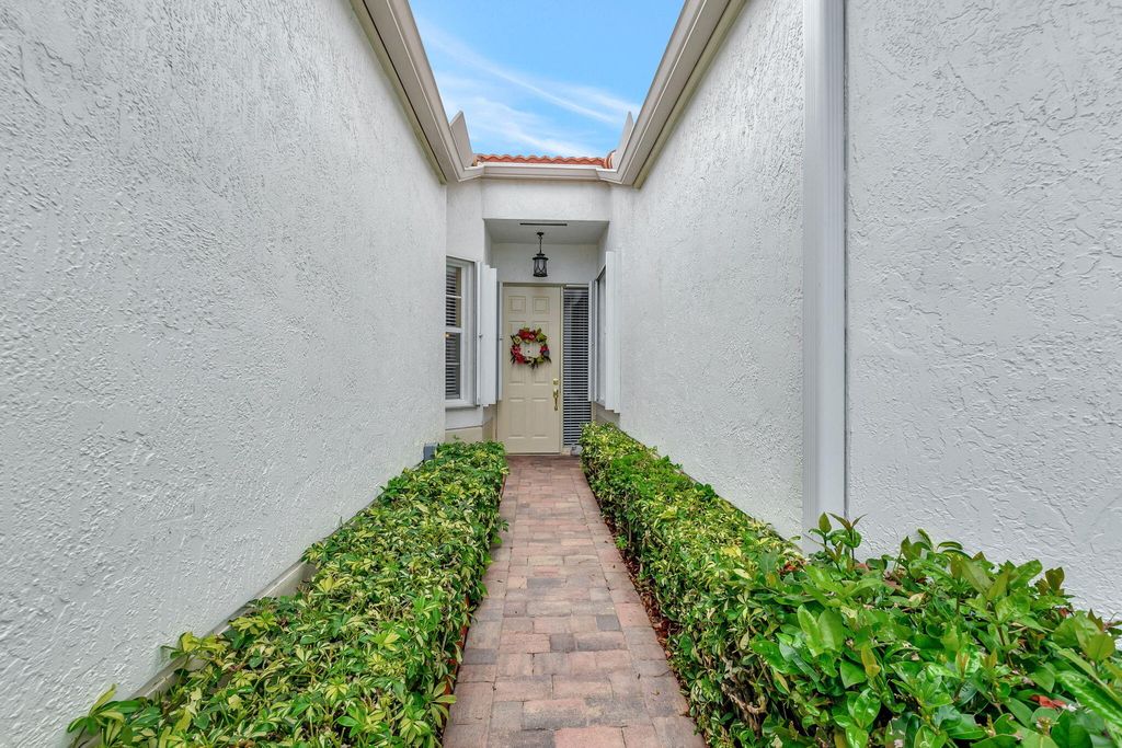 Photo of 15197 Ixora Road, Delray Beach, FL 33484 (MLS # R10983575)