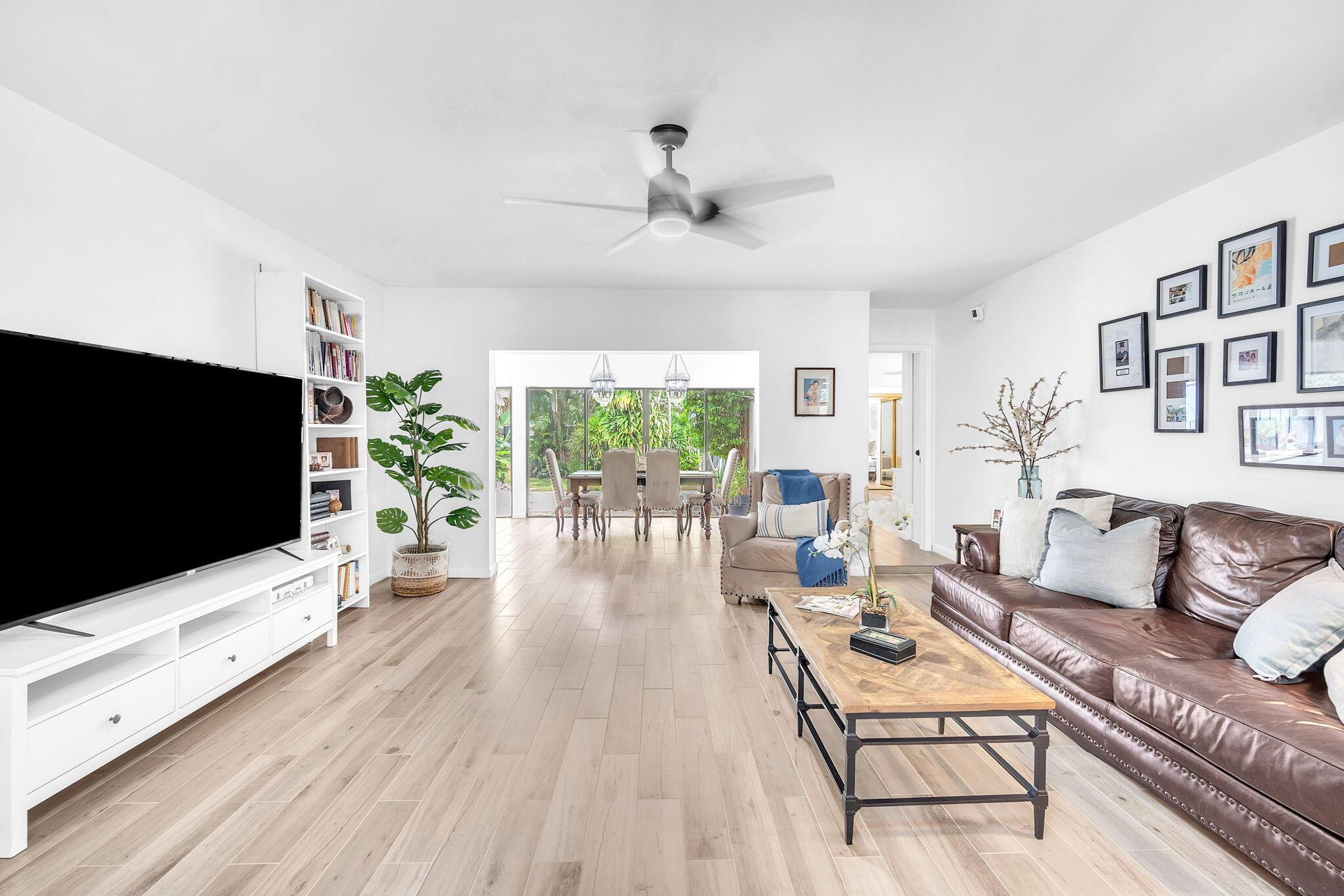 HOLLYWOOD HILLS - Residential Lease
