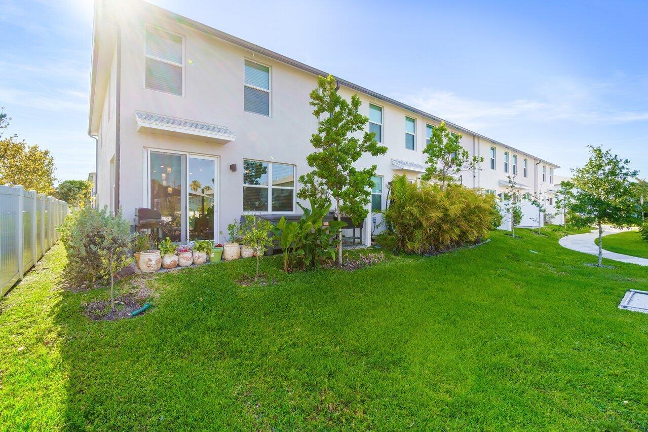 FONTANA - Residential Lease