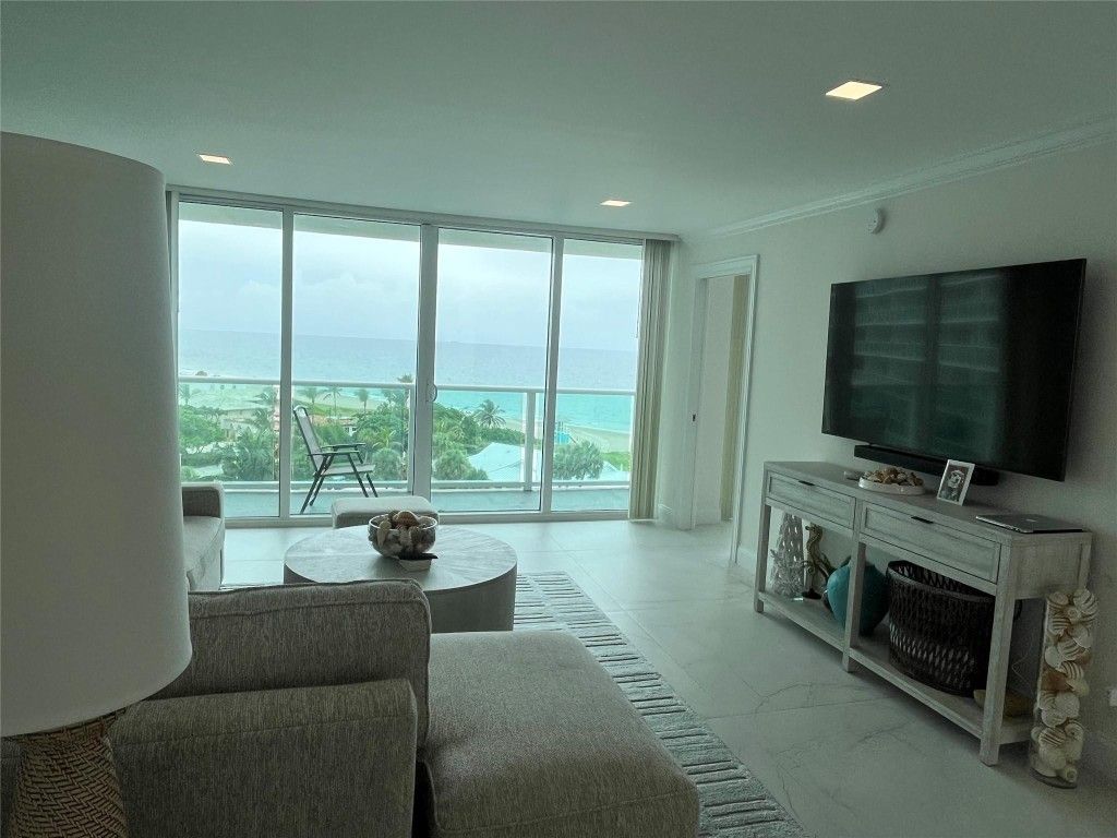 Photo of 333 NE 21st Avenue #900, Deerfield Beach, FL 33441 (MLS # F10513857)