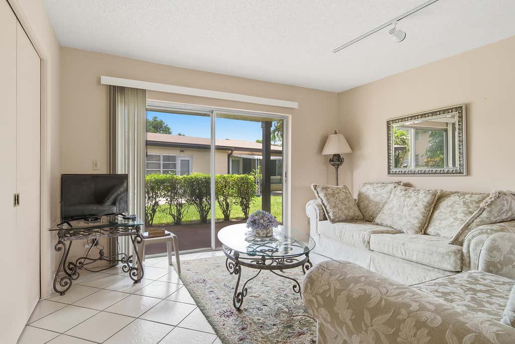 Photo of 13755 Via Aurora #A, Delray Beach, FL 33484 (MLS # B26059310)