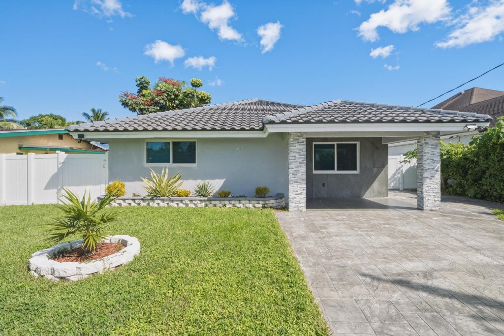 Photo of 4440 SW 26th Avenue, Fort Lauderdale, FL 33312 (MLS # B26091923)