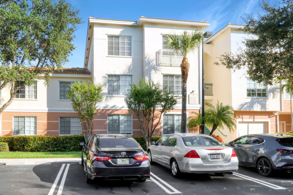 Photo of 9304 Myrtlewood Circle W, Palm Beach Gardens, FL 33418 (MLS # R10930073)