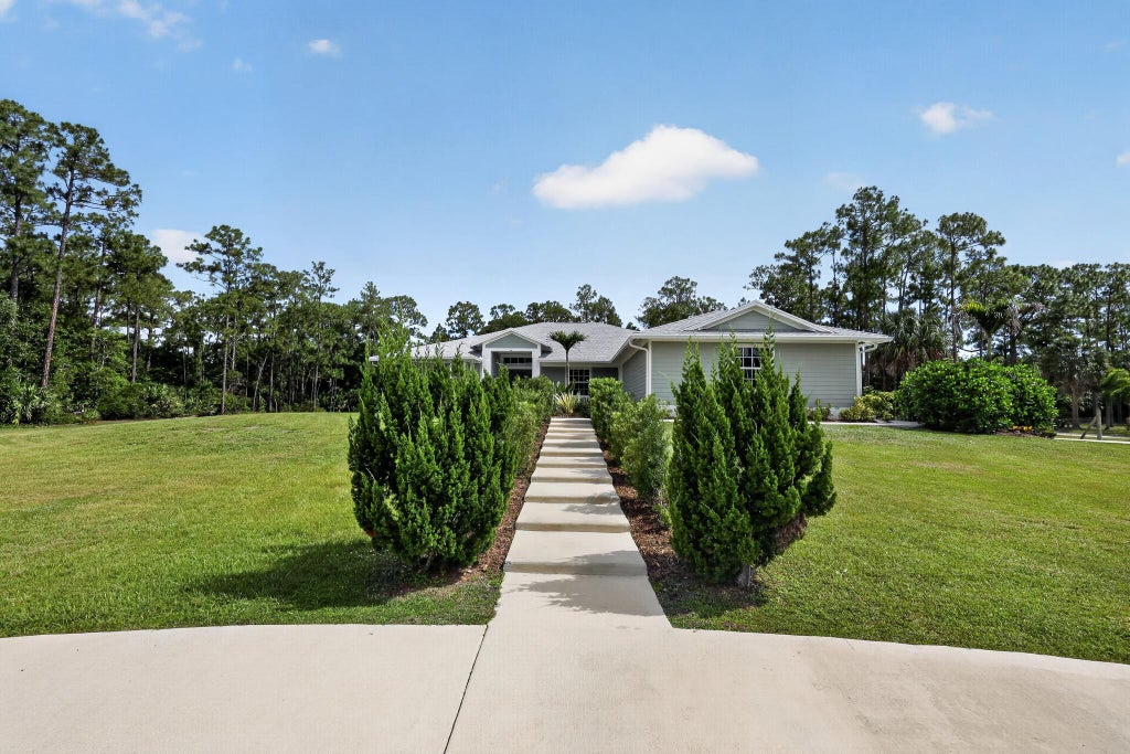 Photo of 11525 N 157th Pl, Jupiter, FL 33478 (MLS # B26040628)