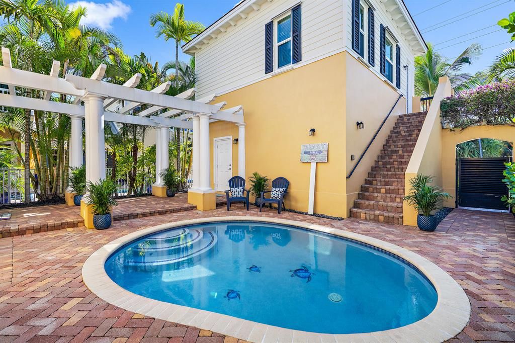 Photo of 236 W Bay Cedar Circle, Jupiter, FL 33458 (MLS # R10755203)