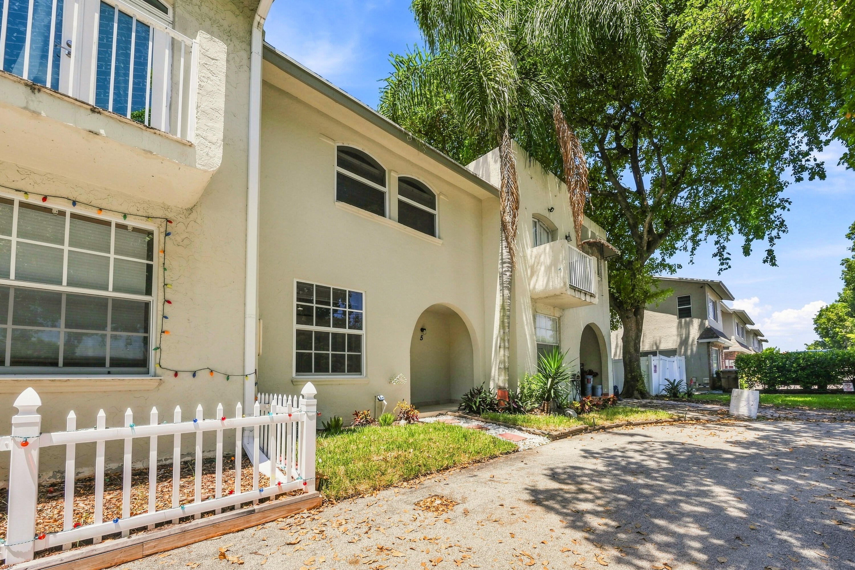 4161 NW 9TH Avenue 5
