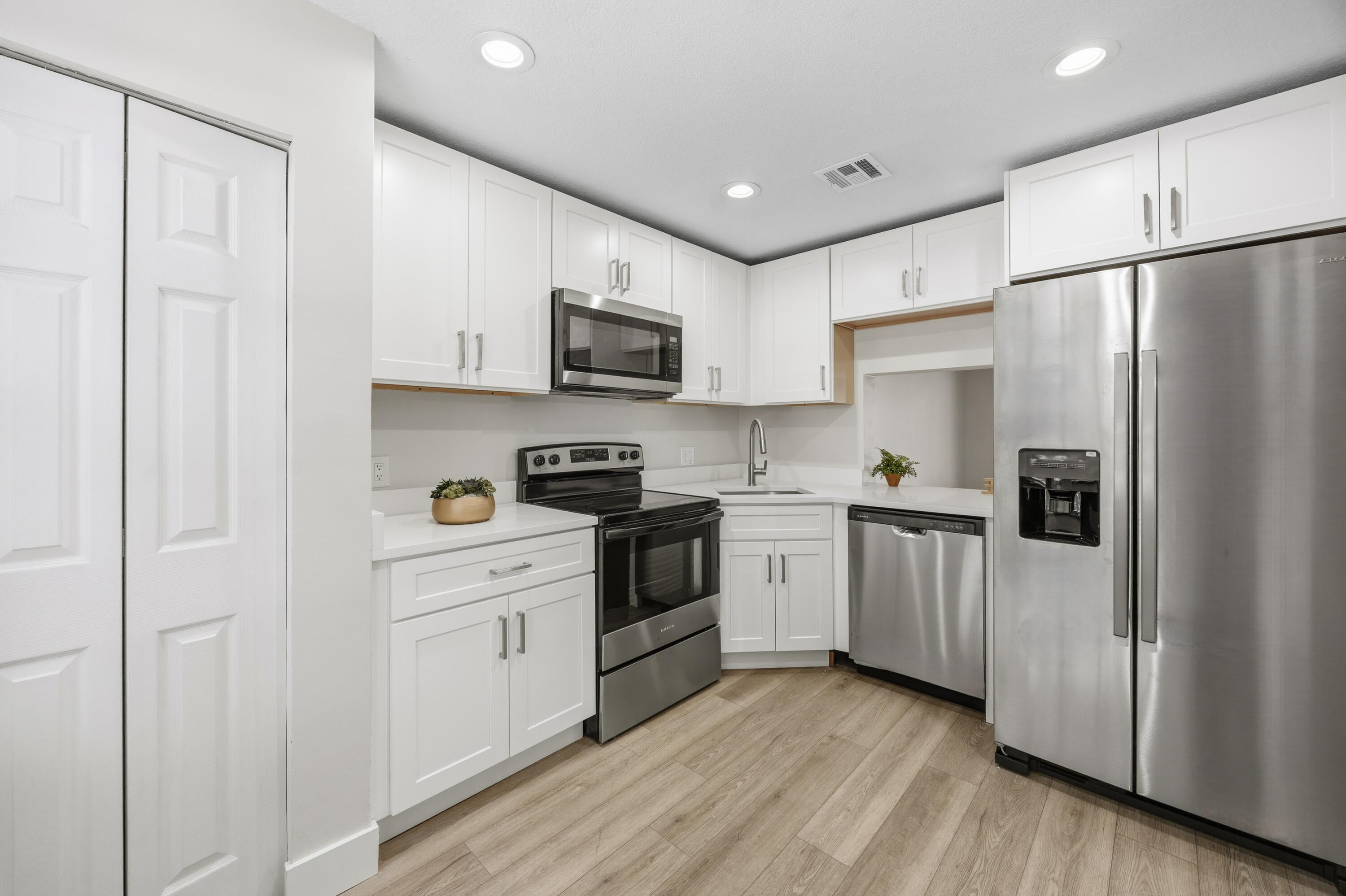 4161 NW 9TH Avenue 5