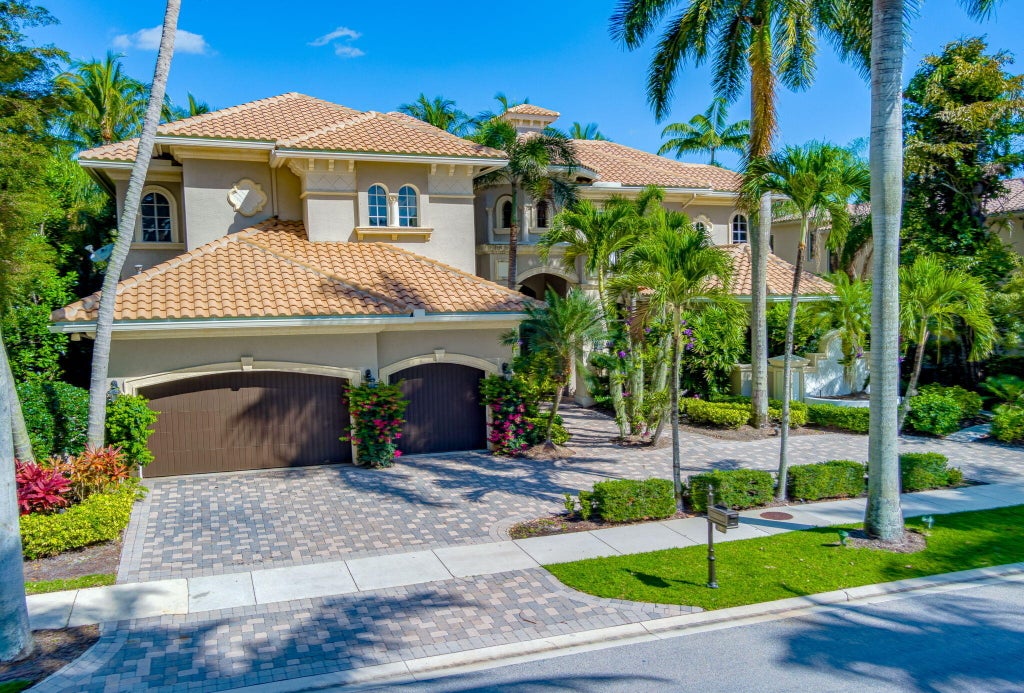 Photo of 107 Via Capri, Palm Beach Gardens, FL 33418 (MLS # R10983750)